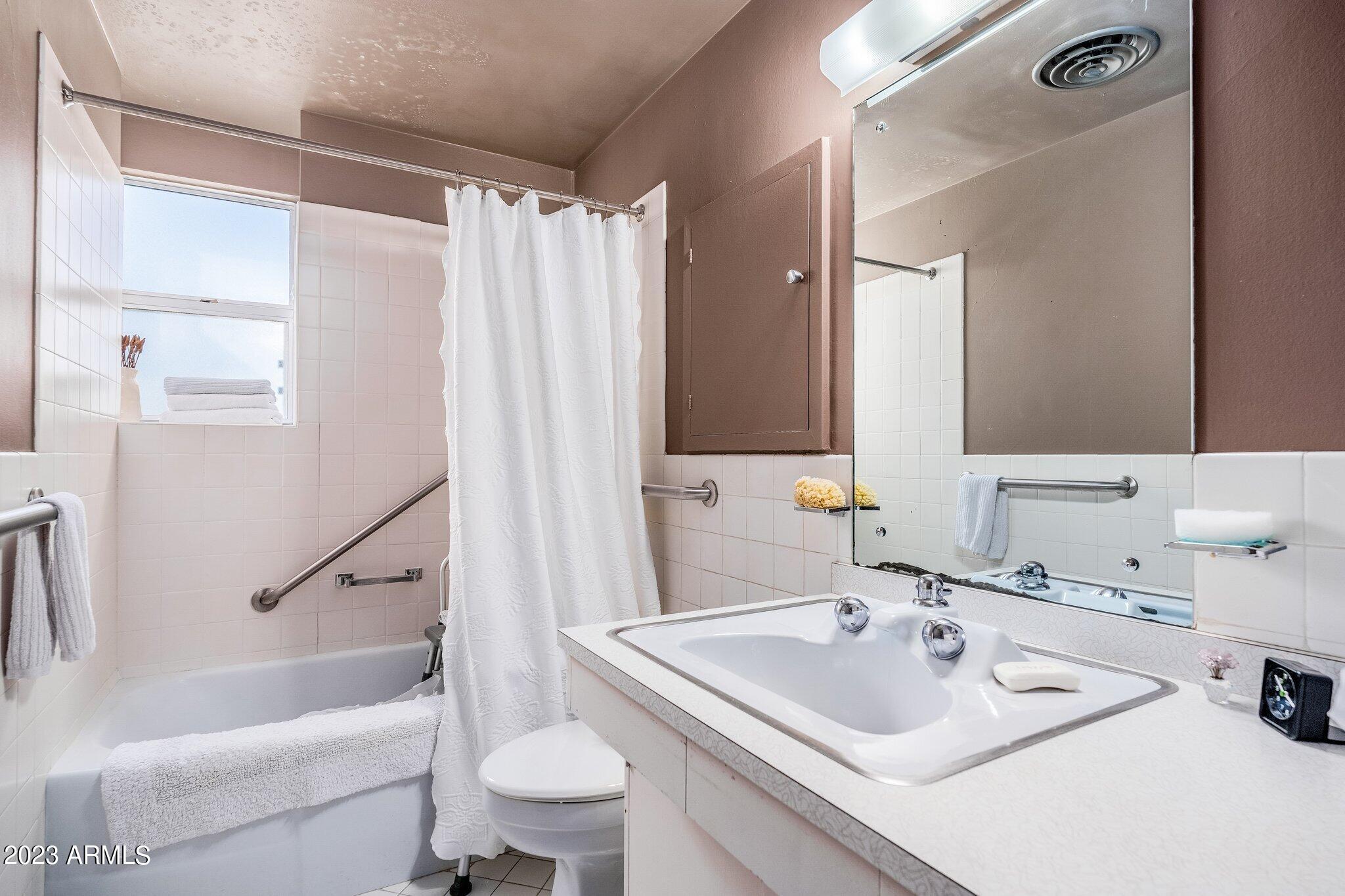 2201 N CENTRAL Avenue # F Unit: 3-F