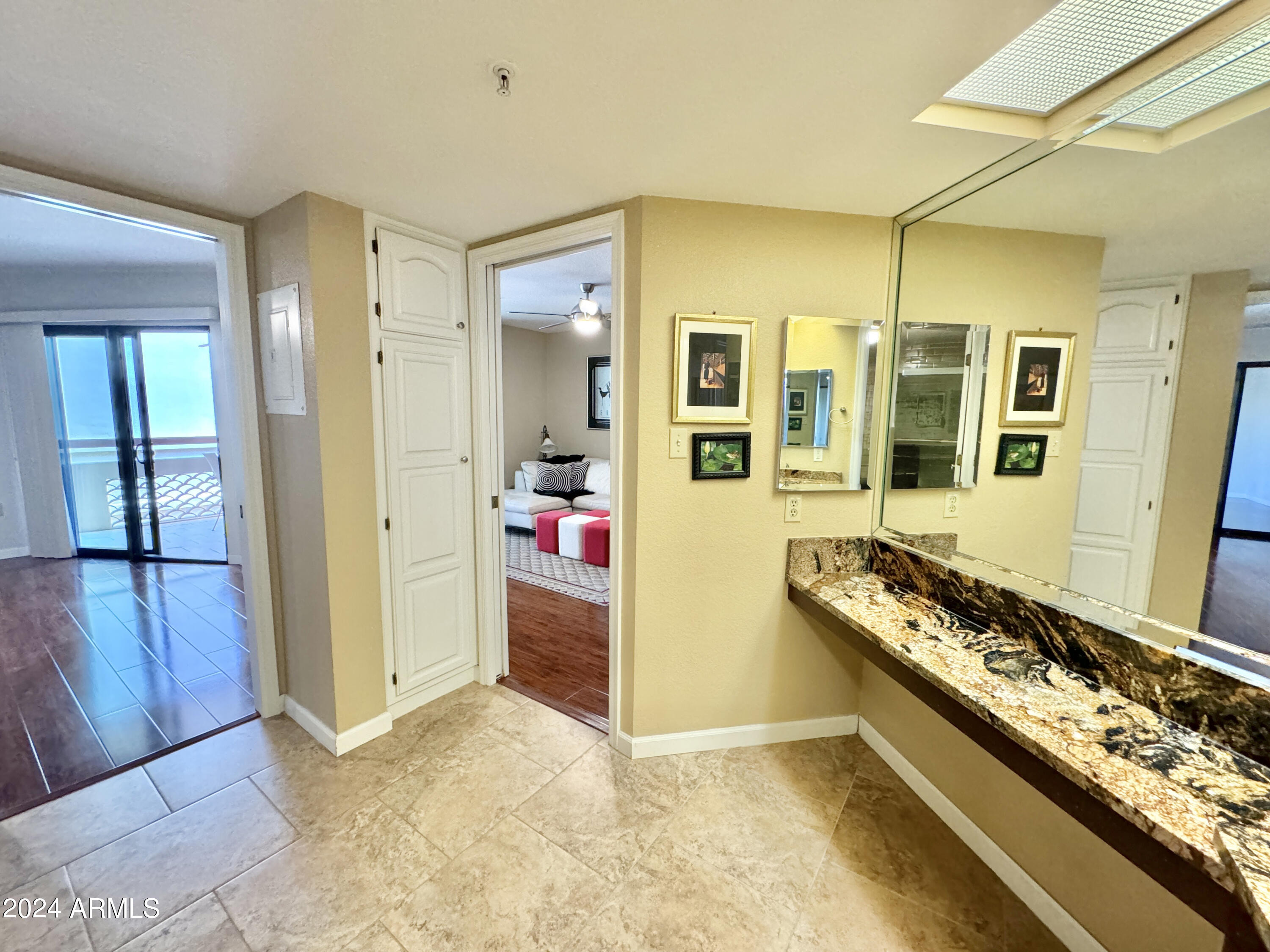 4200 N MILLER Road # 409