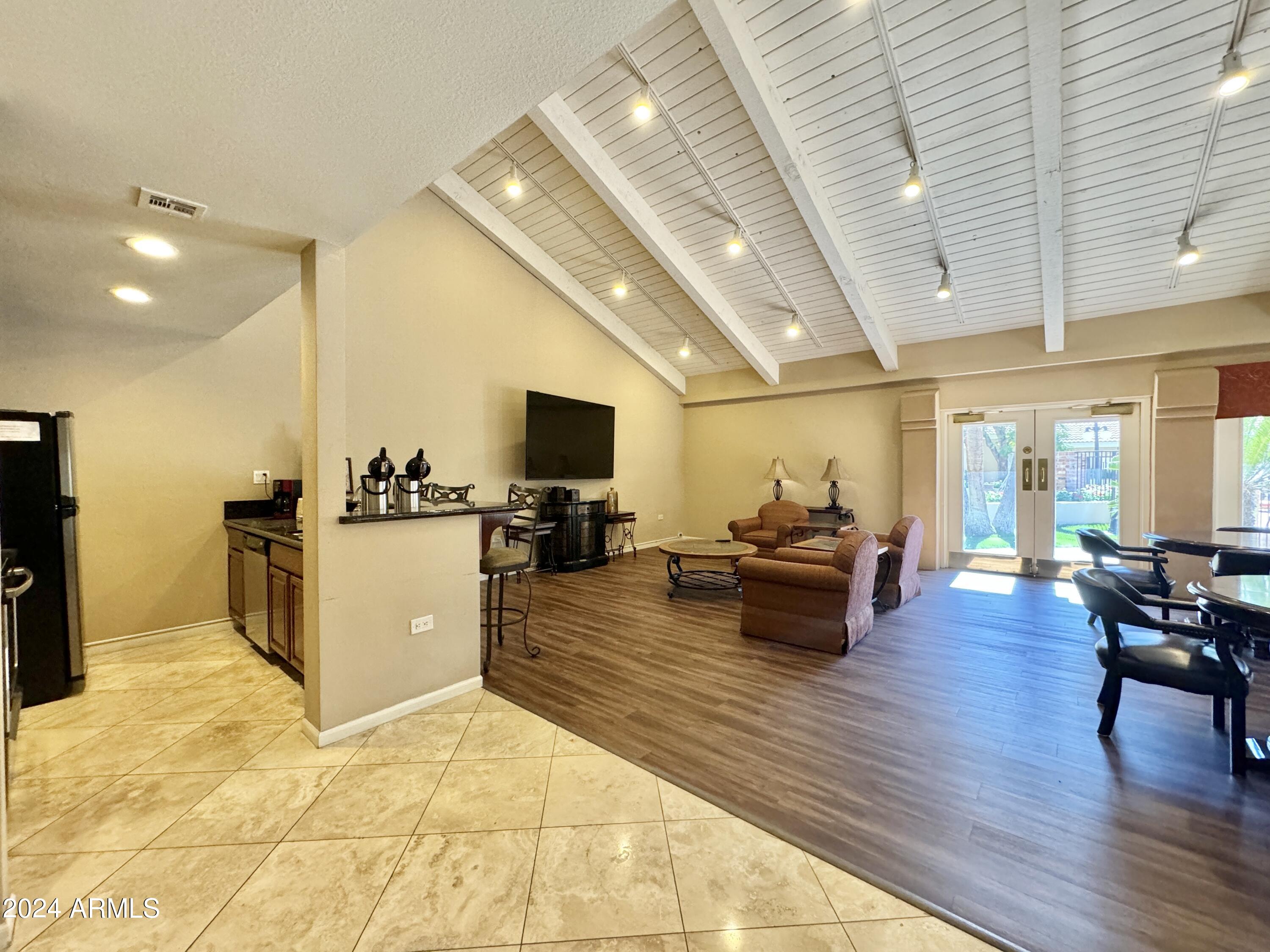 4200 N MILLER Road # 409
