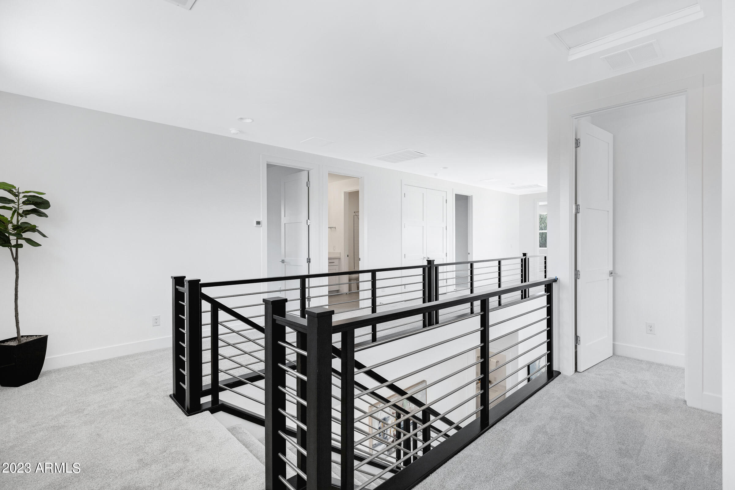 2895 S SANDSTONE Court