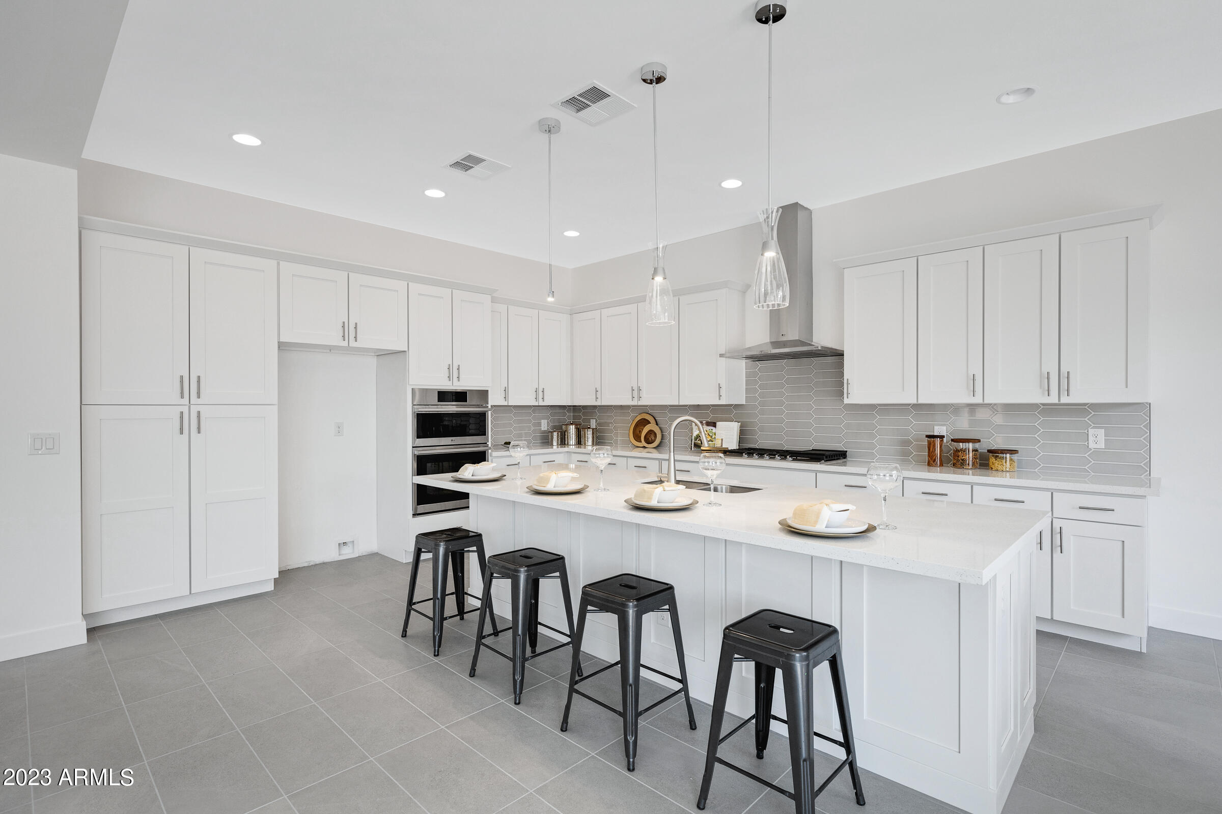 2895 S SANDSTONE Court