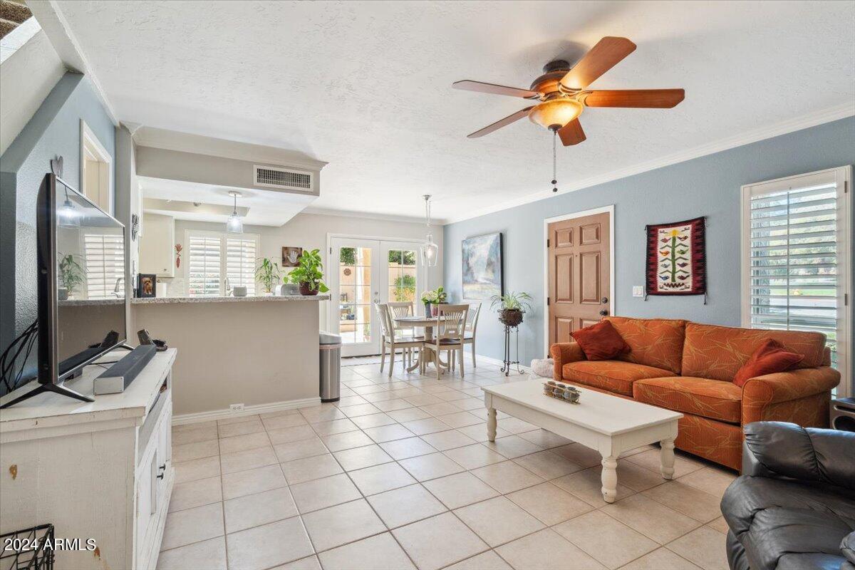 816 E NORTH Lane # 3