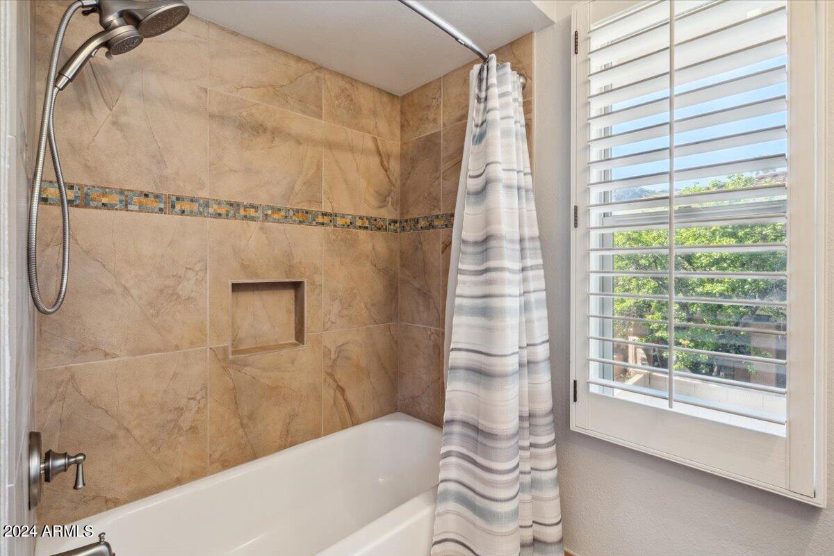 816 E NORTH Lane # 3