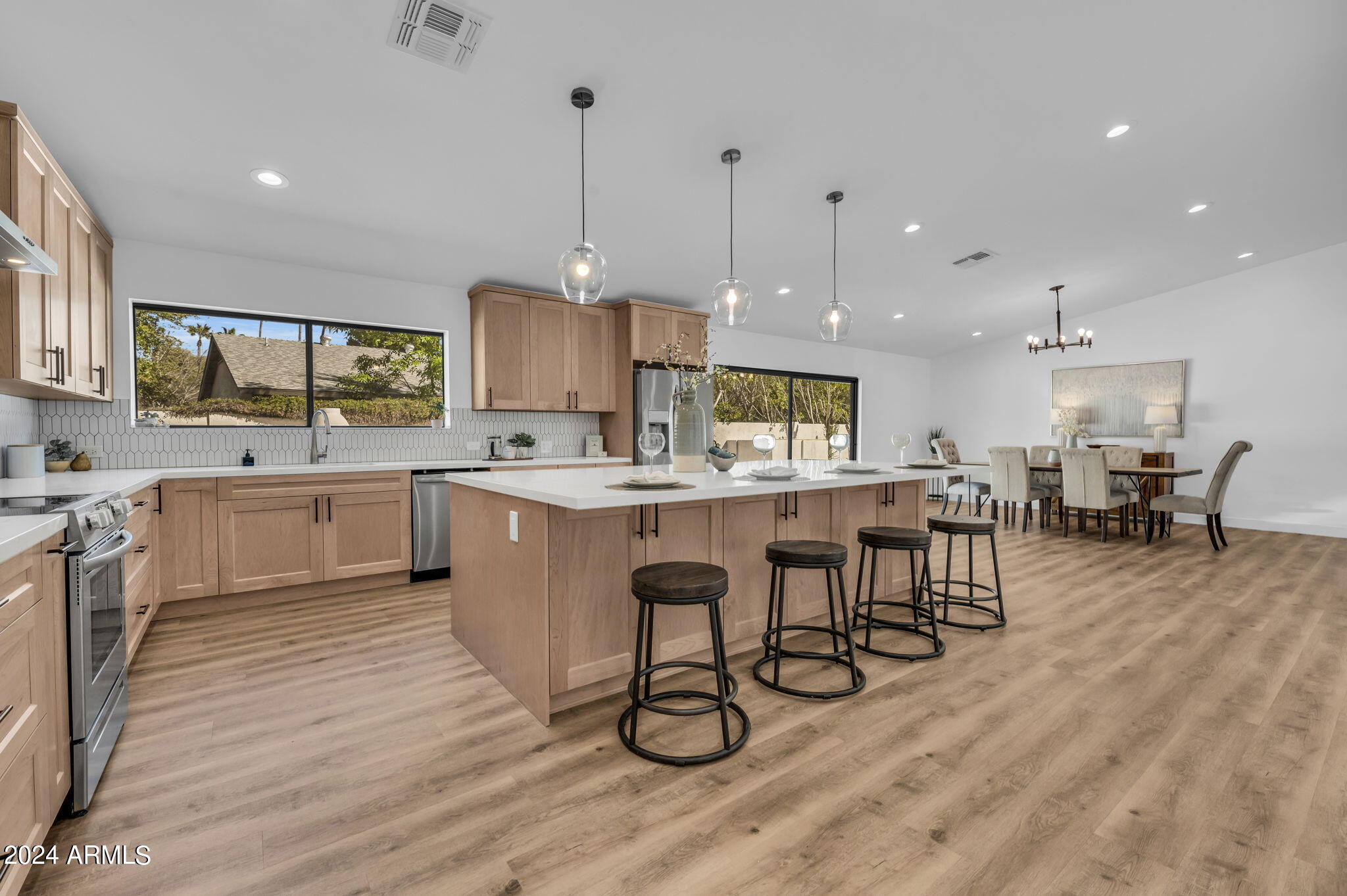 537 W LAS PALMARITAS Drive