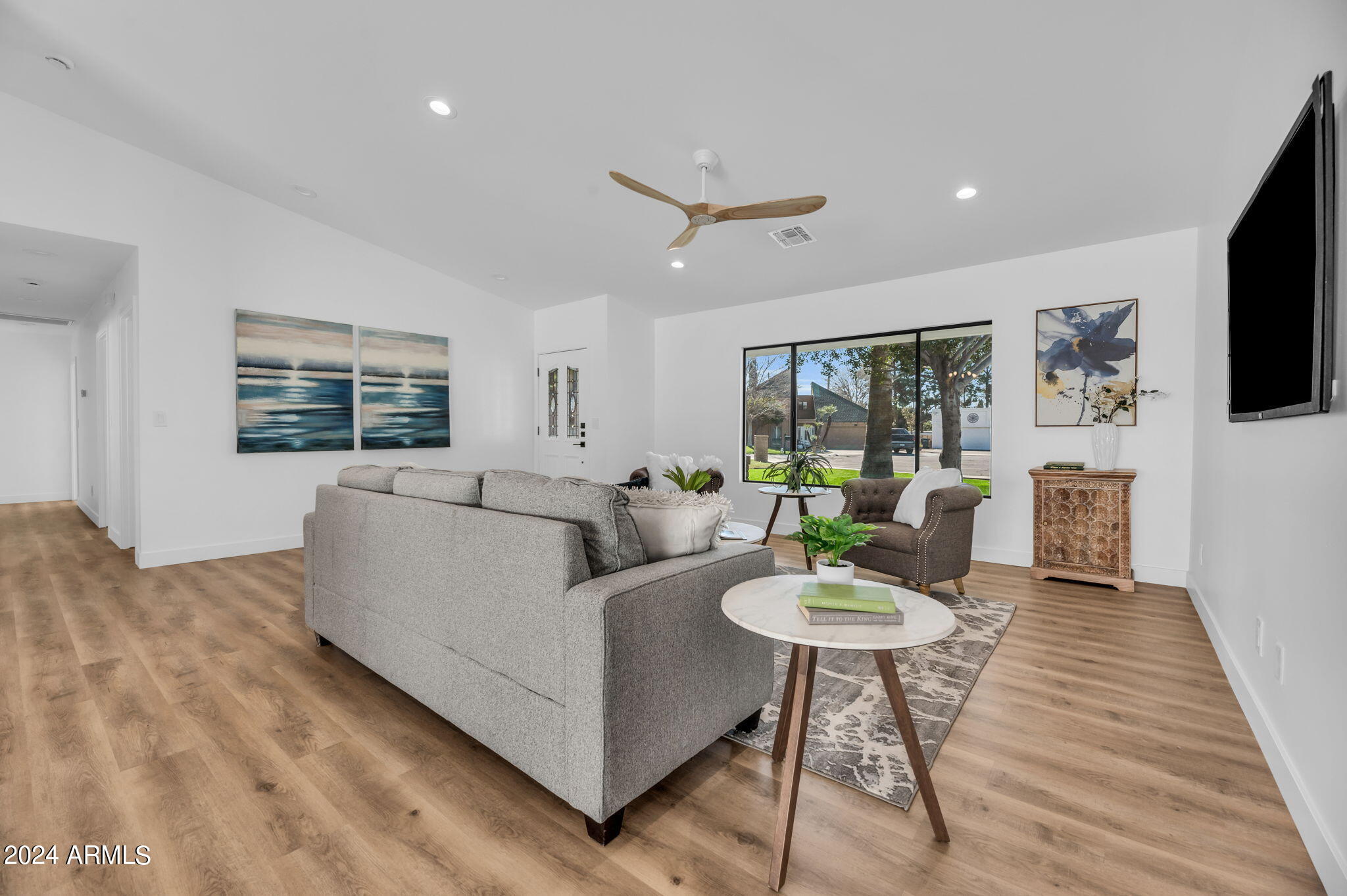 537 W LAS PALMARITAS Drive