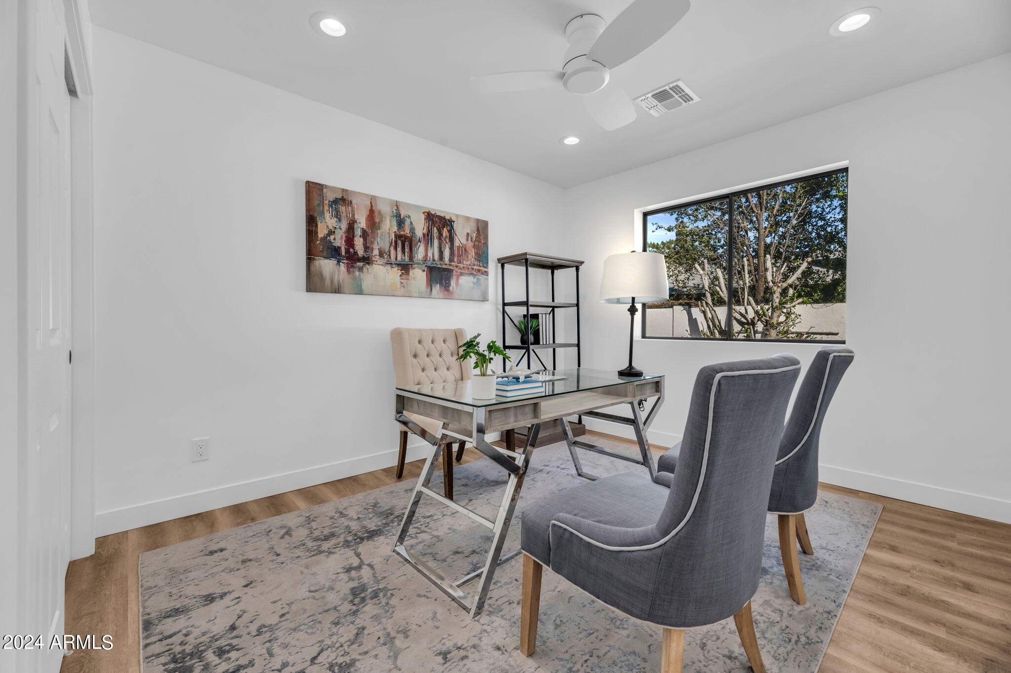 537 W LAS PALMARITAS Drive