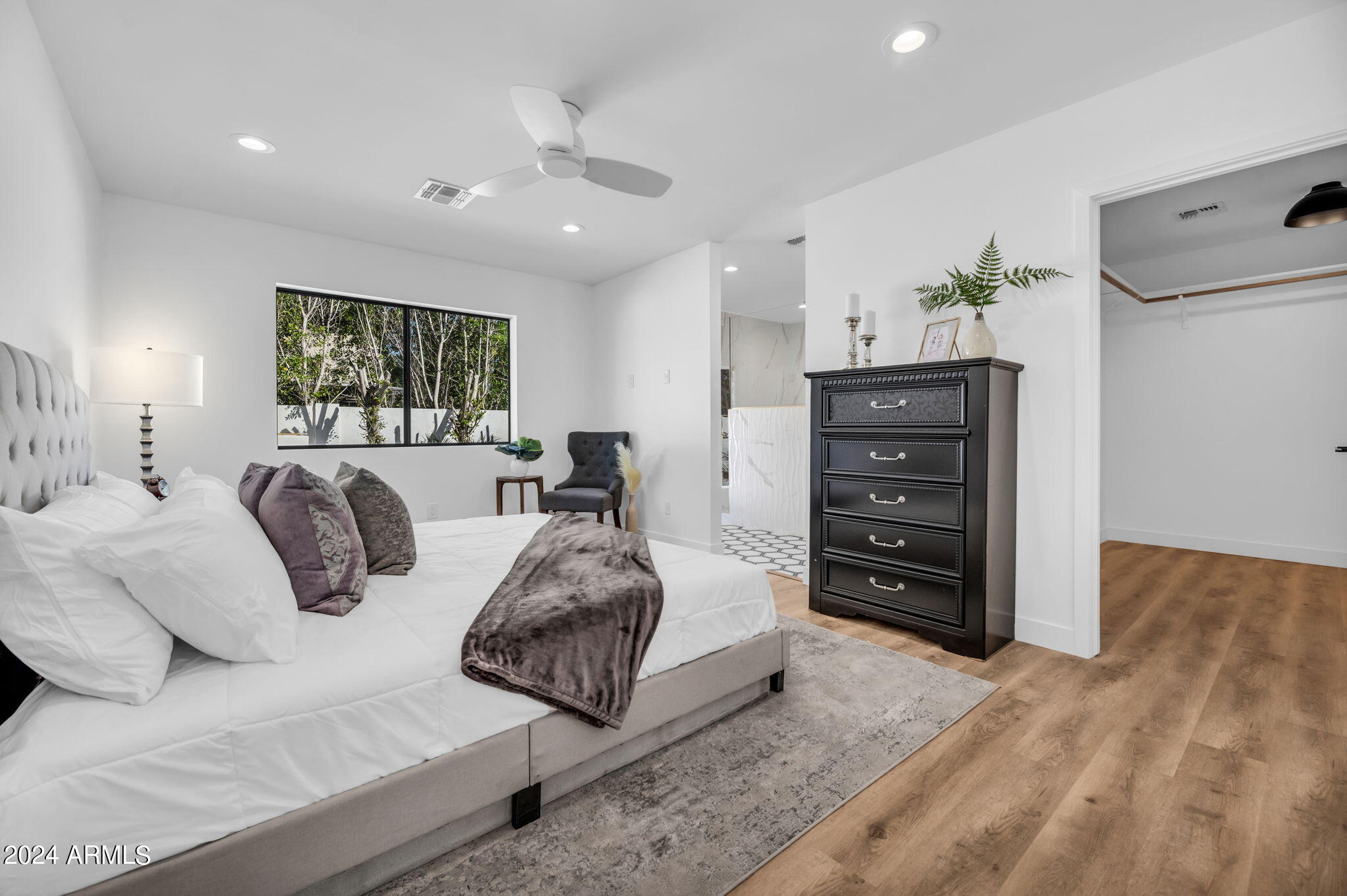 537 W LAS PALMARITAS Drive