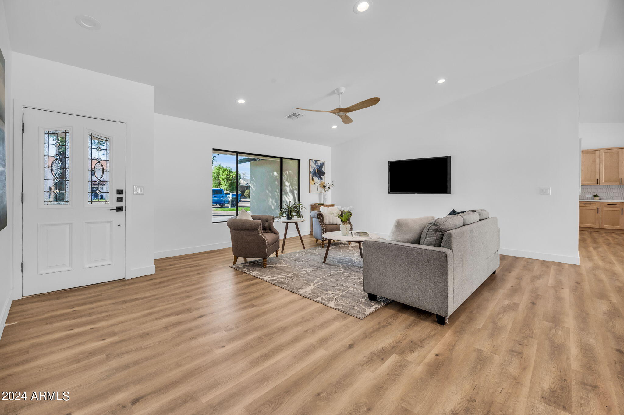 537 W LAS PALMARITAS Drive