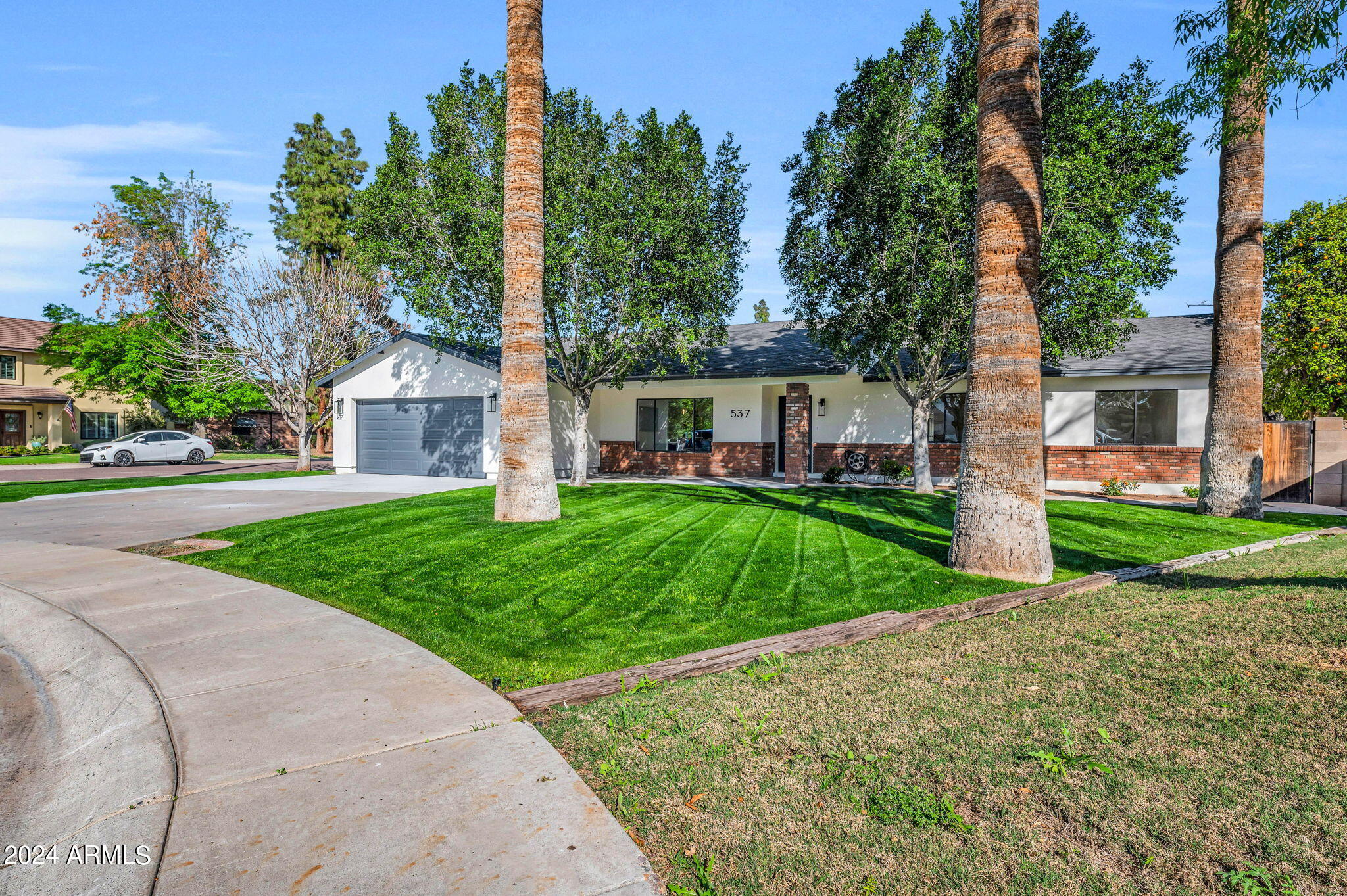 537 W LAS PALMARITAS Drive