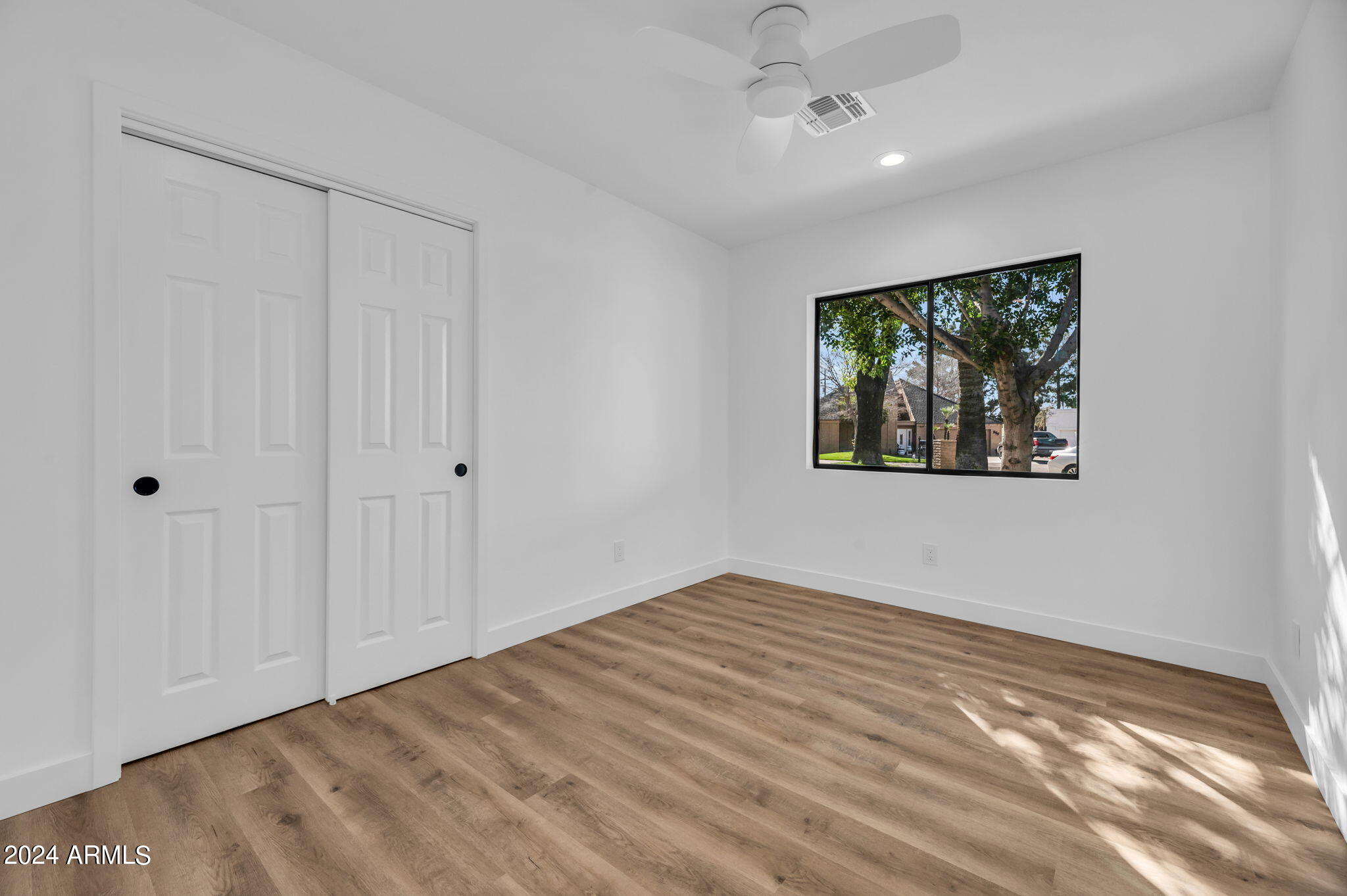 537 W LAS PALMARITAS Drive