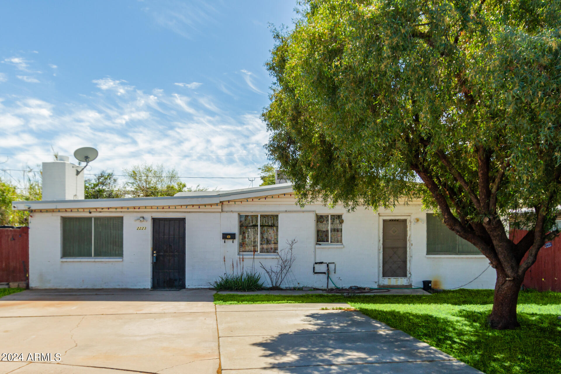 2223 W SUNNYSIDE Avenue