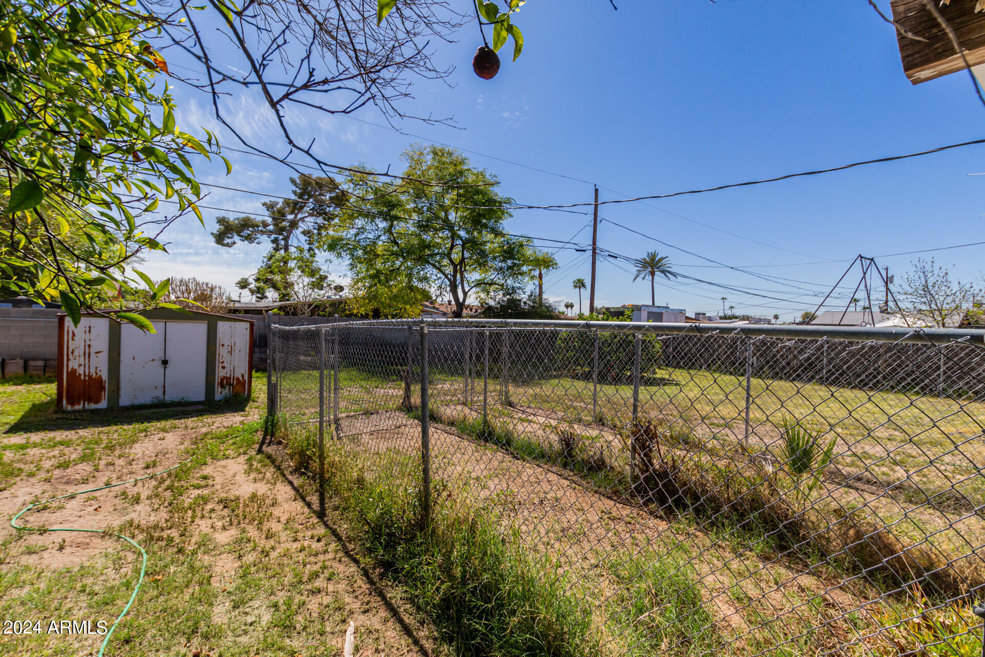 2223 W SUNNYSIDE Avenue