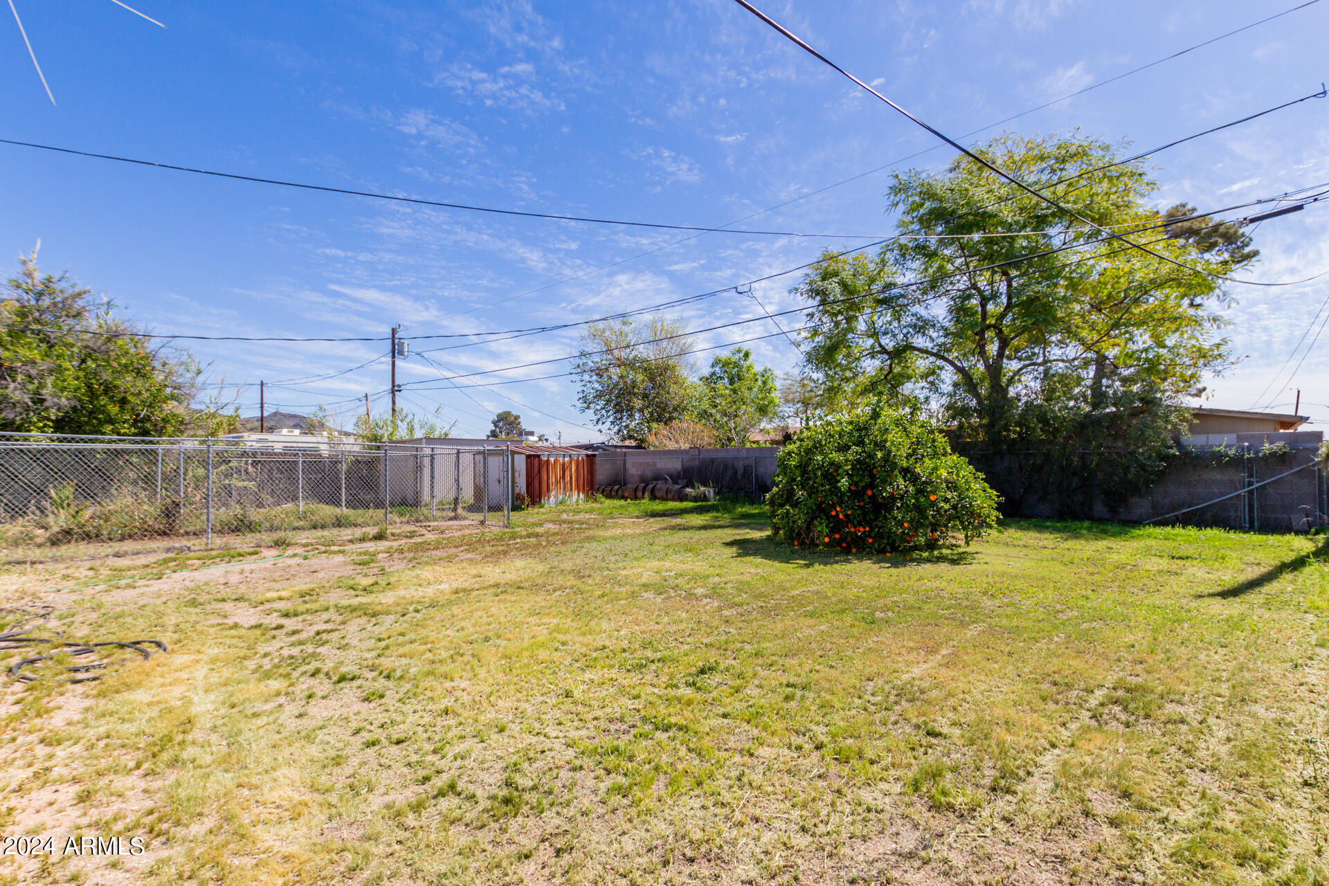 2223 W SUNNYSIDE Avenue