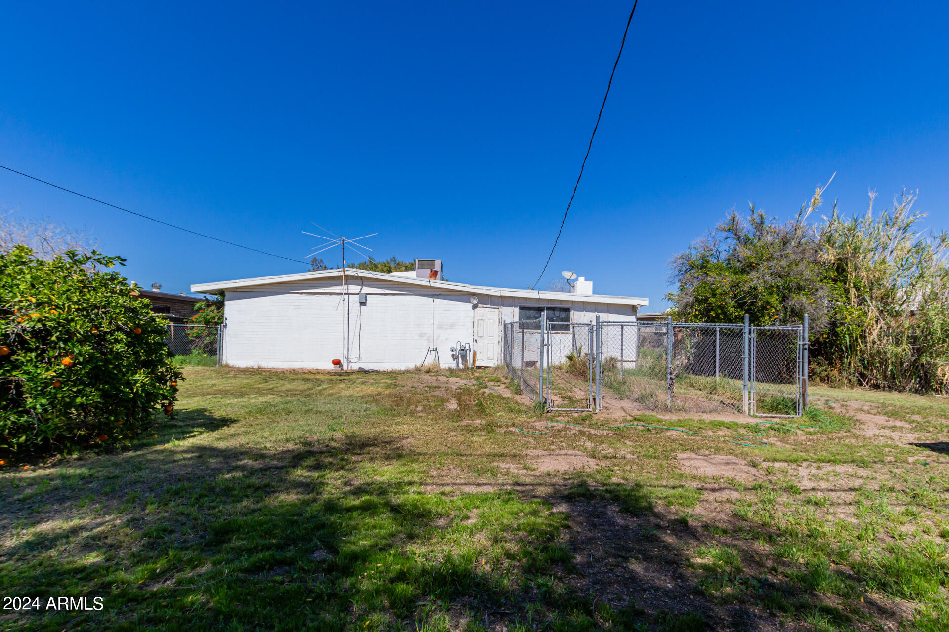 2223 W SUNNYSIDE Avenue