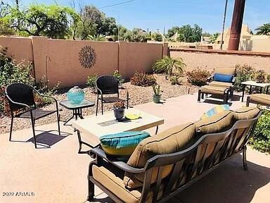 1818 N VENTURA Lane