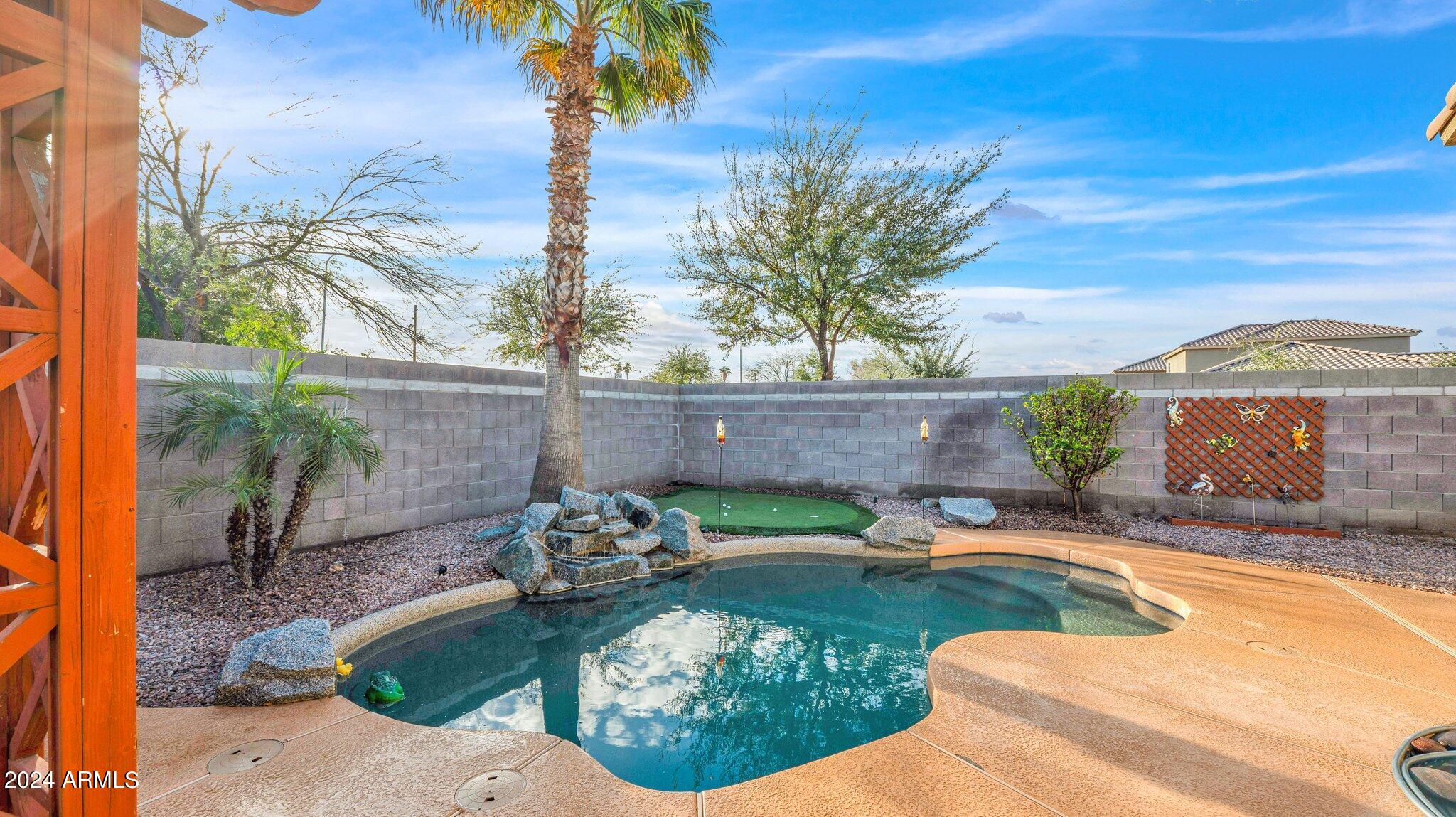 6119 S 43RD Drive