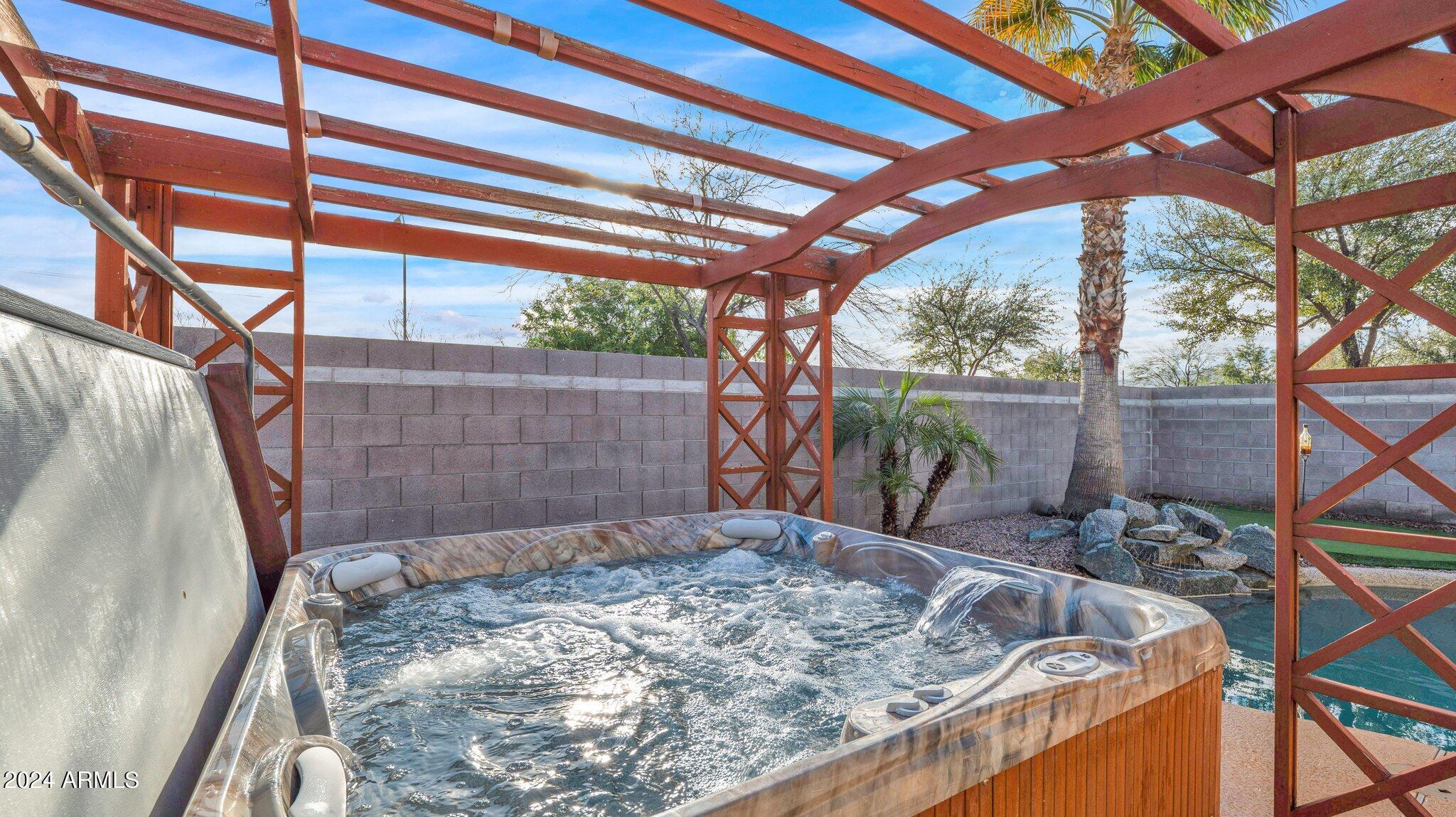 6119 S 43RD Drive