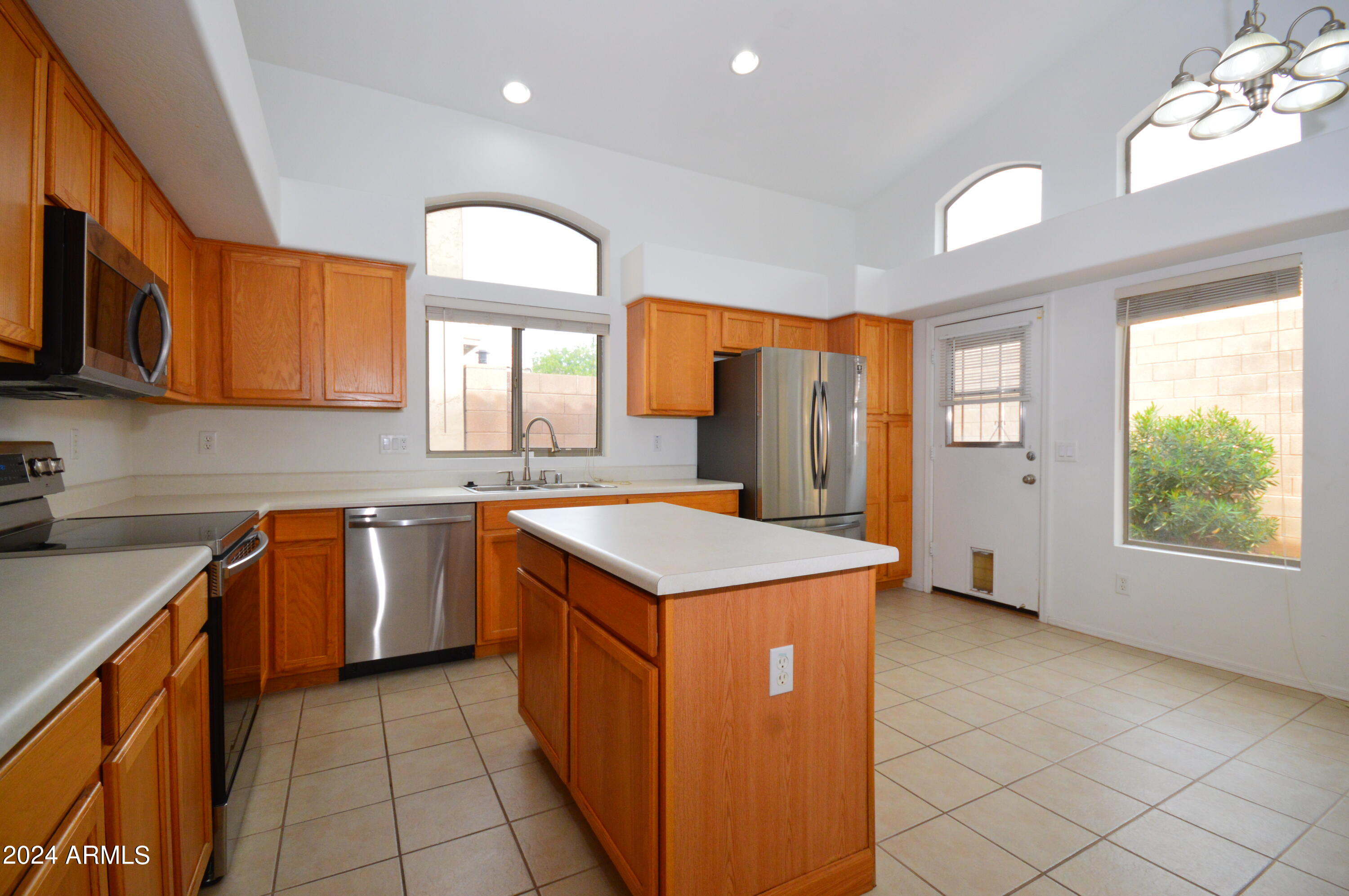 523 S Abbey --