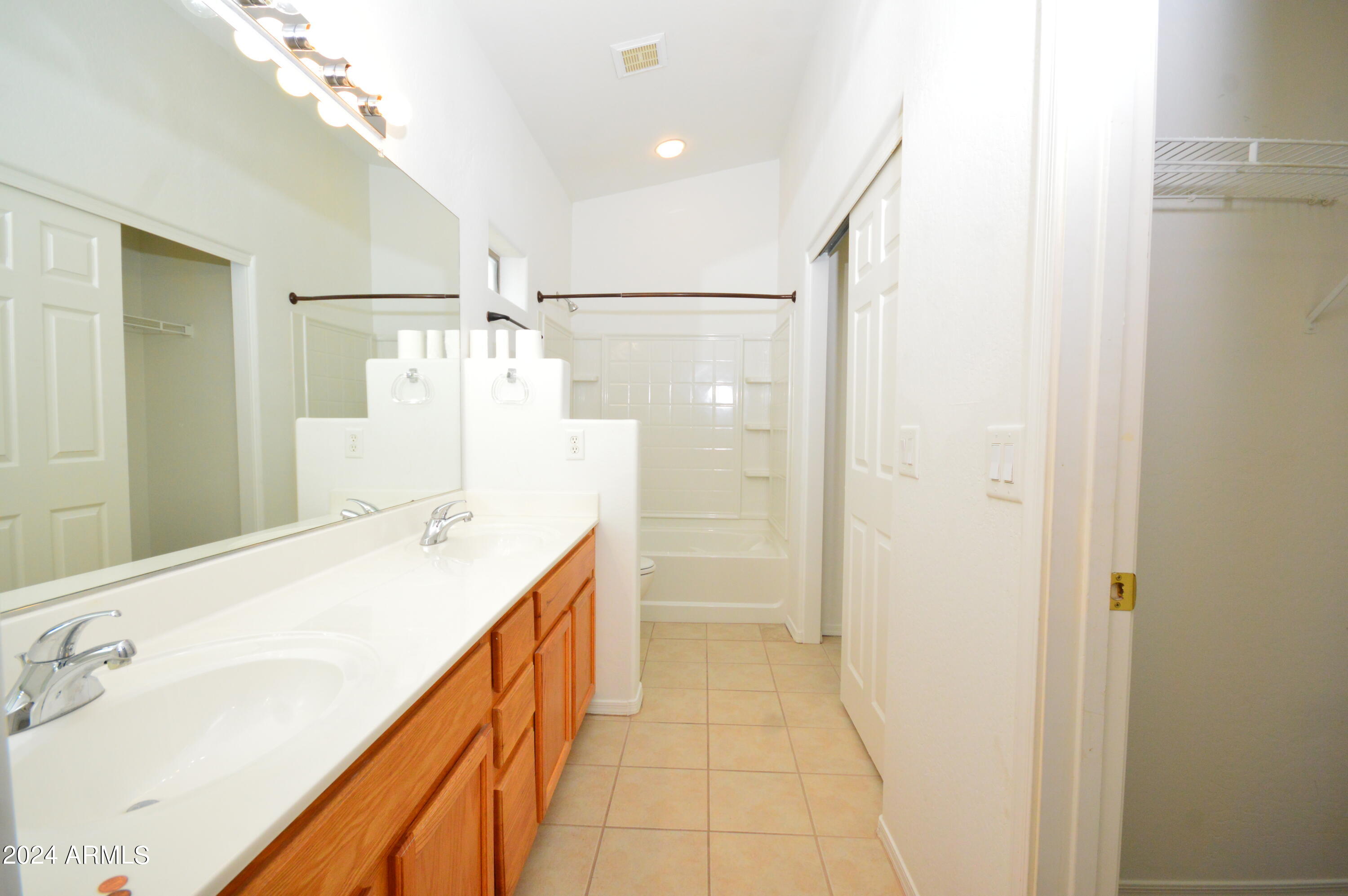 523 S Abbey --