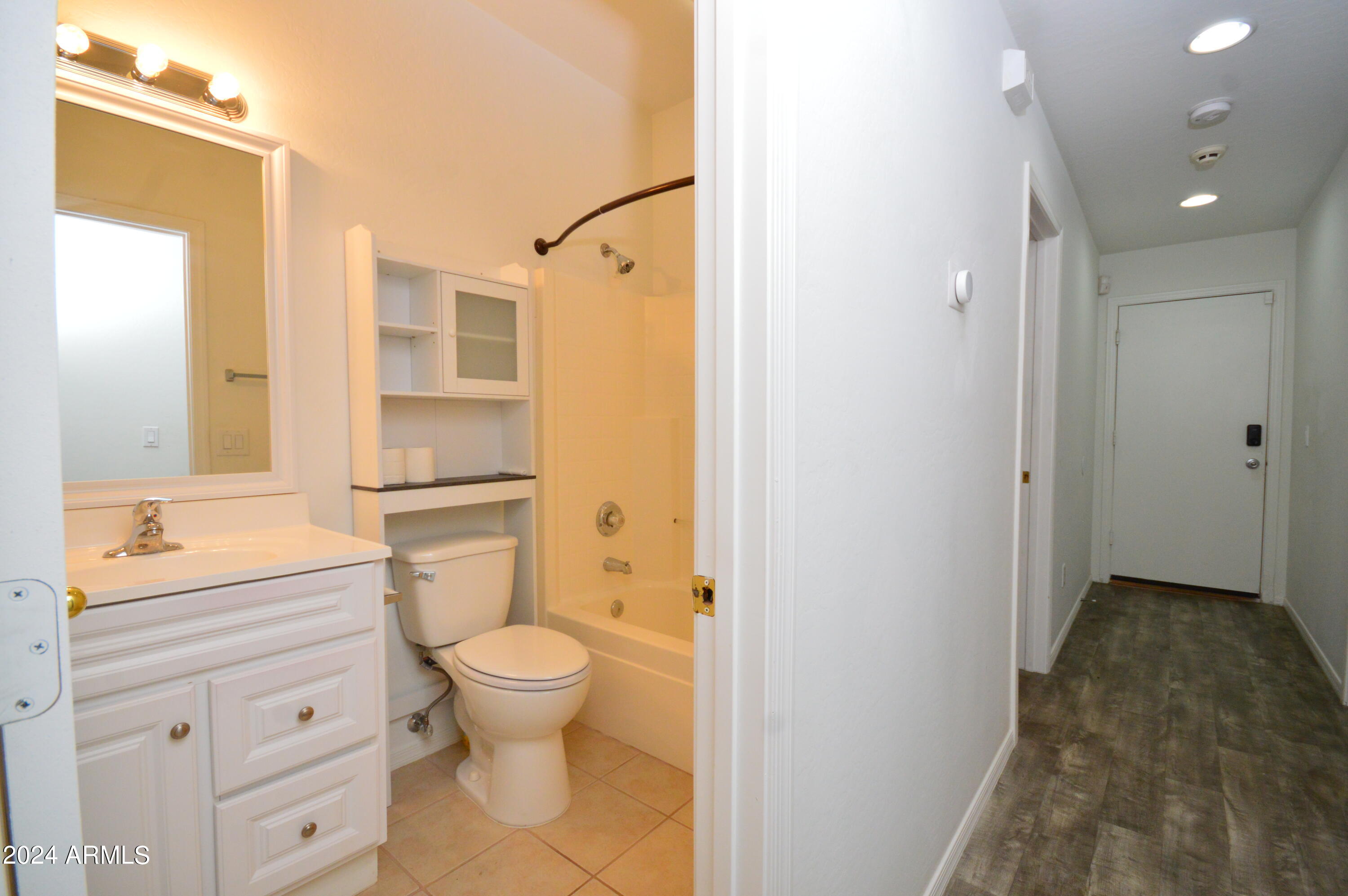 523 S Abbey --