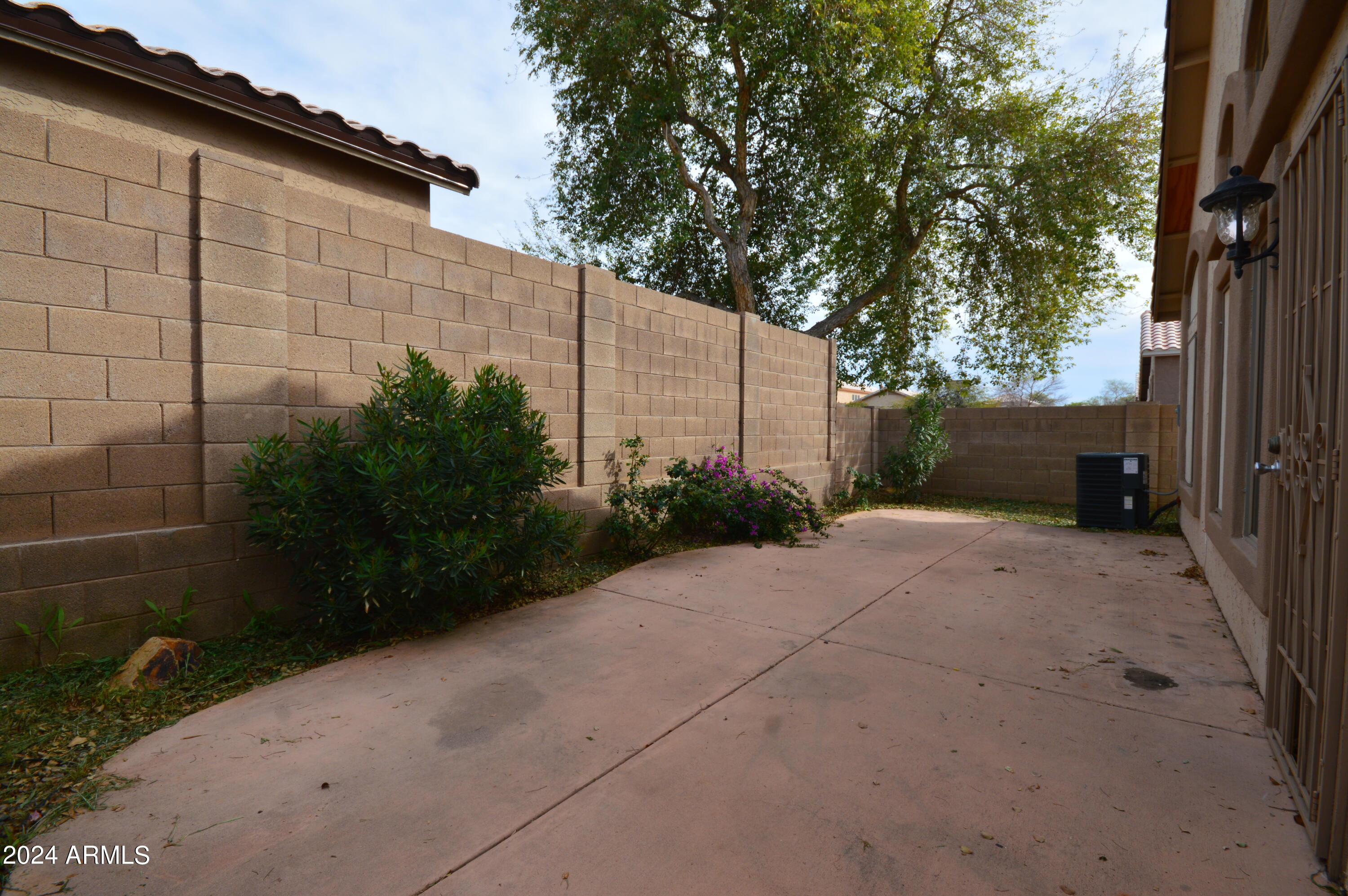 523 S Abbey --