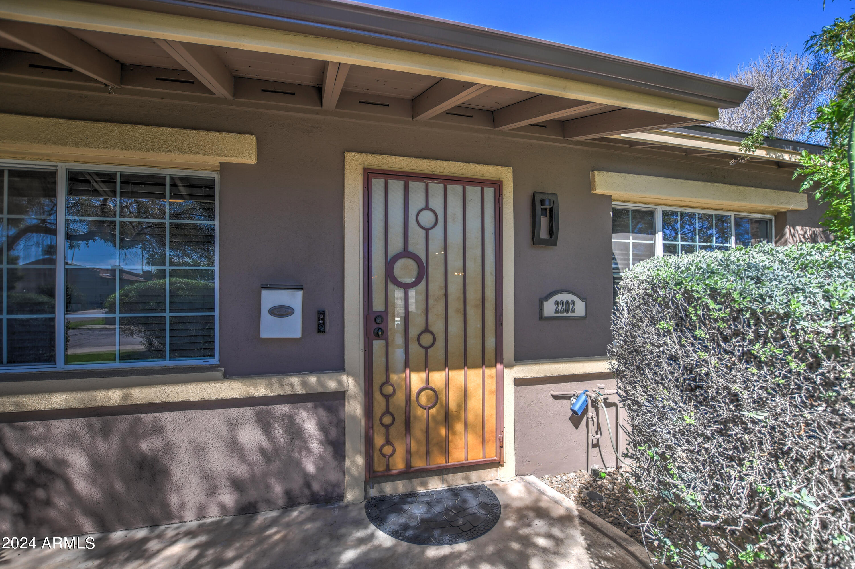 2202 E SELLS Drive