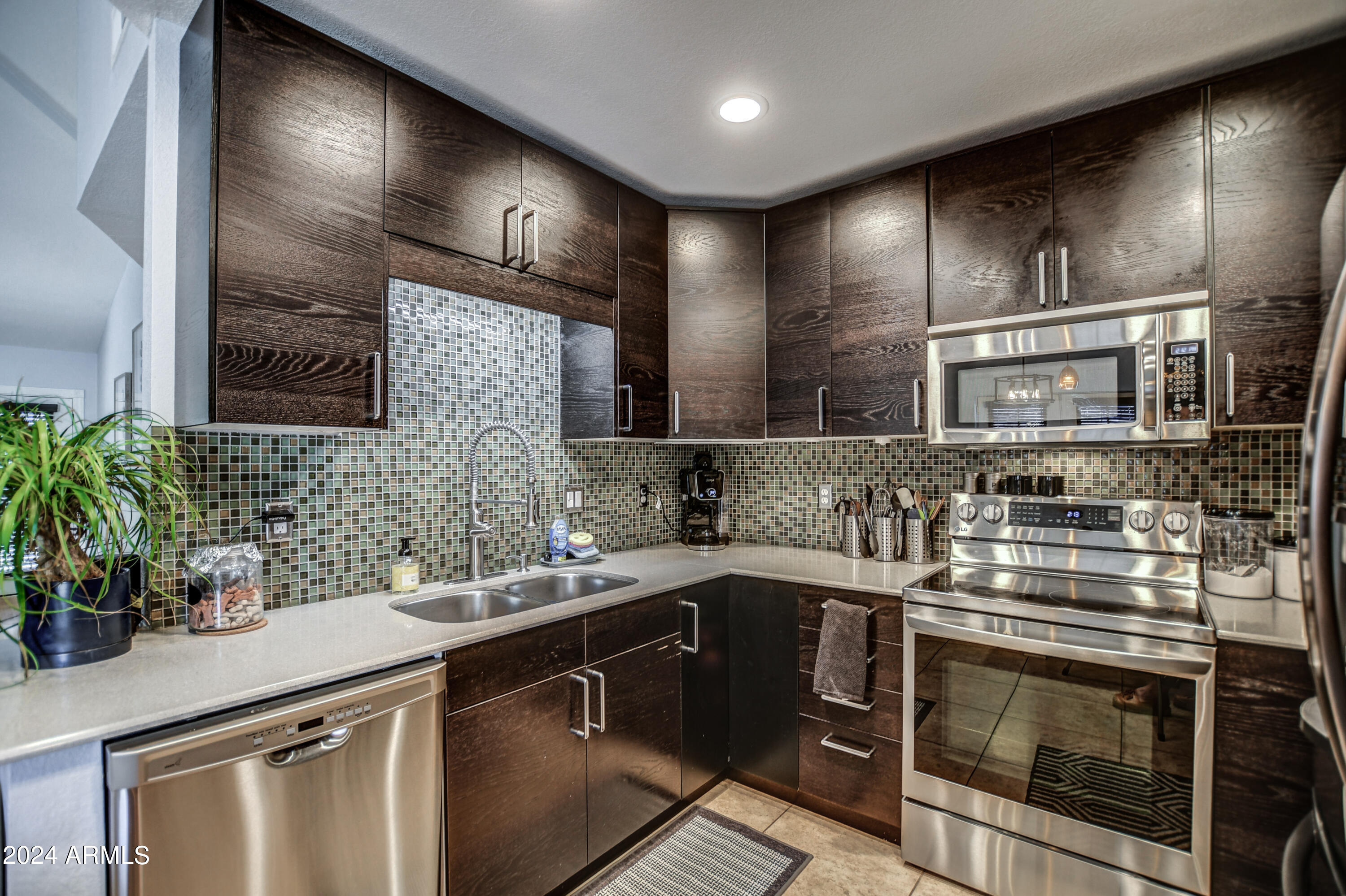 2202 E SELLS Drive