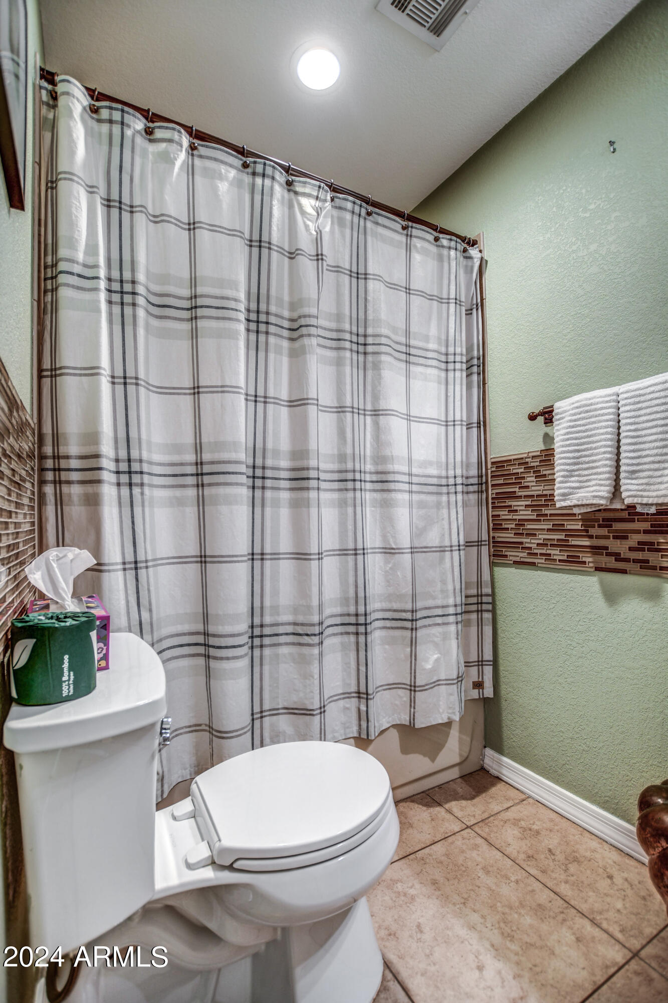 2202 E SELLS Drive