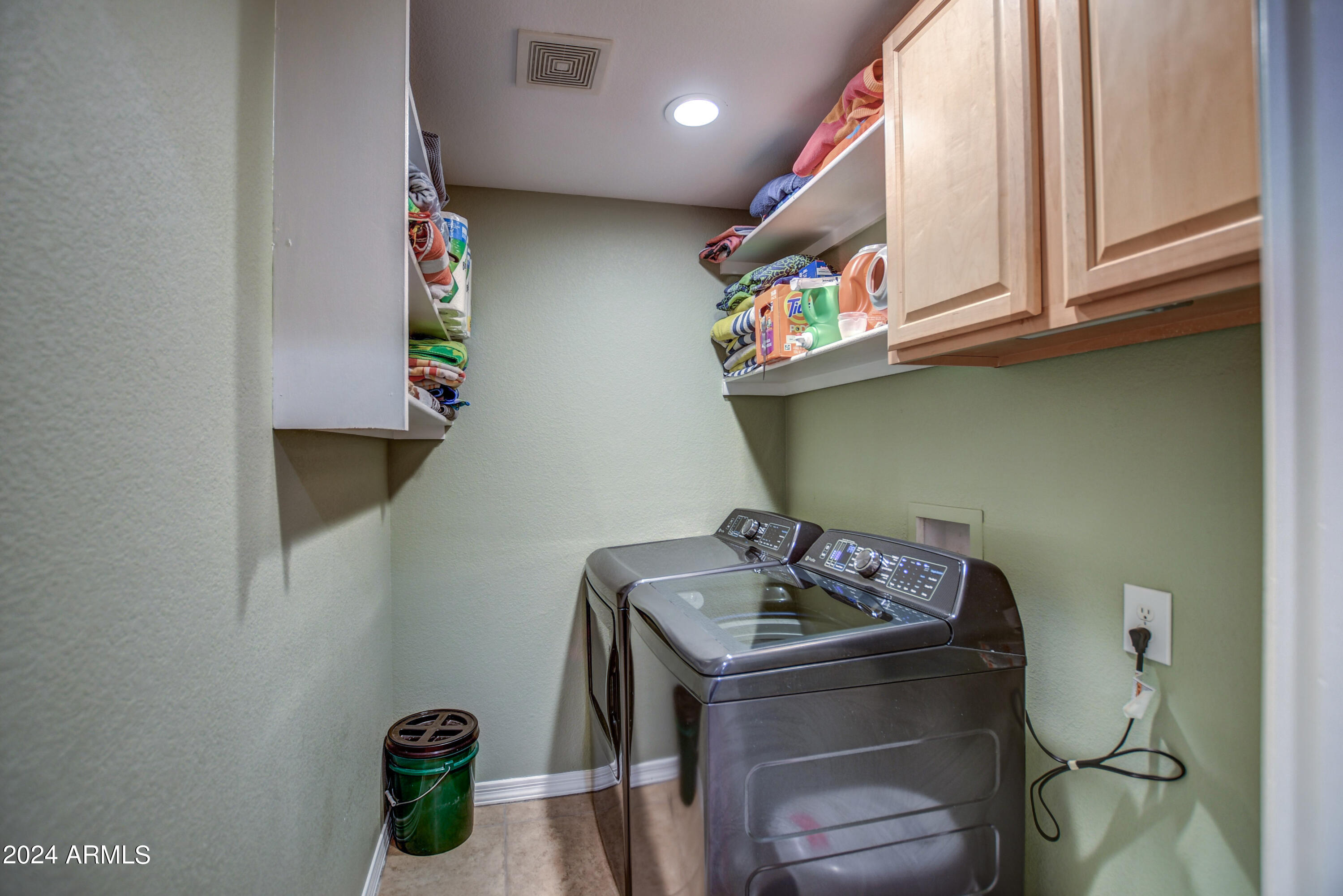 2202 E SELLS Drive