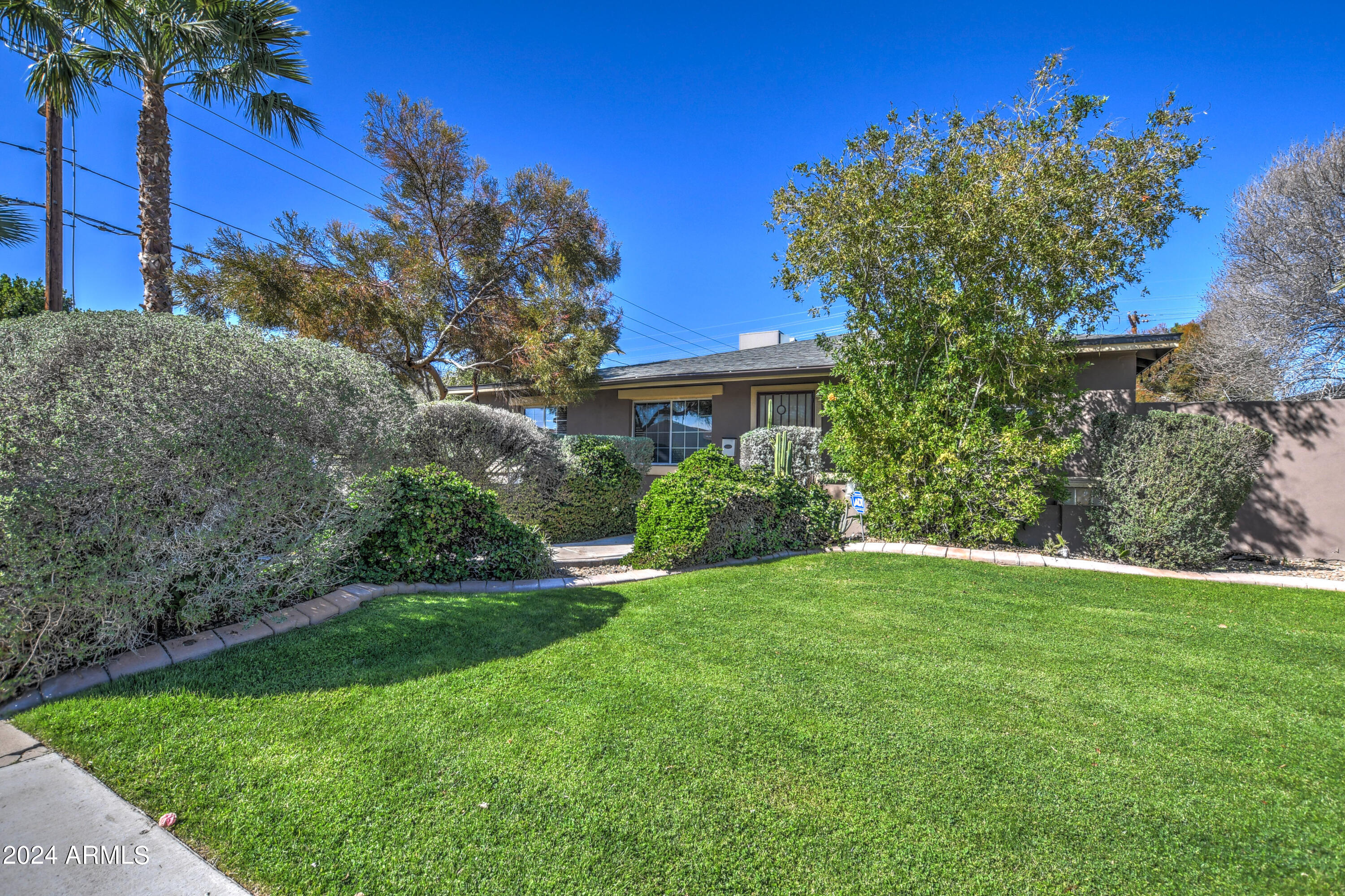 2202 E SELLS Drive