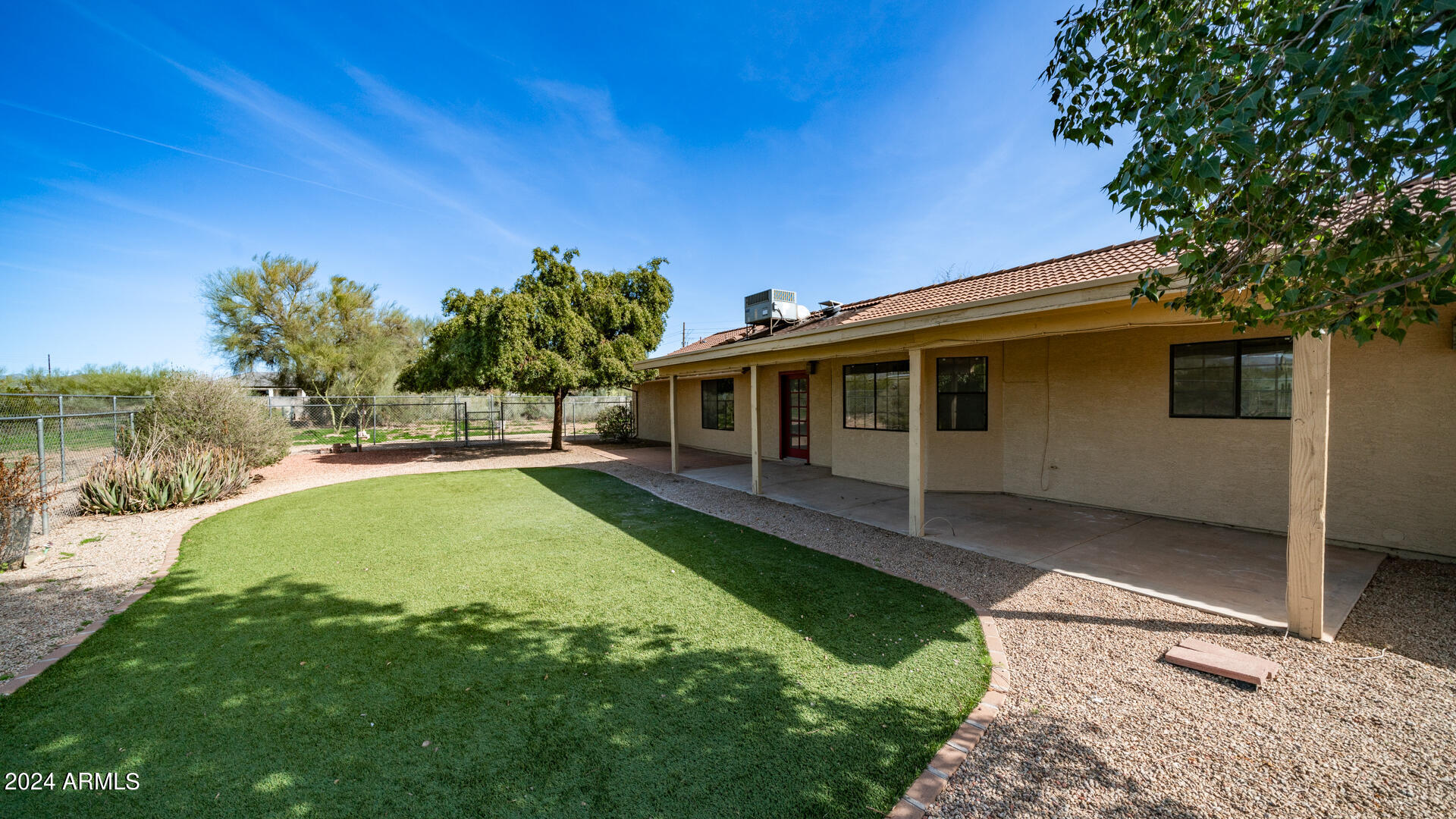 910 W IRVINE Road