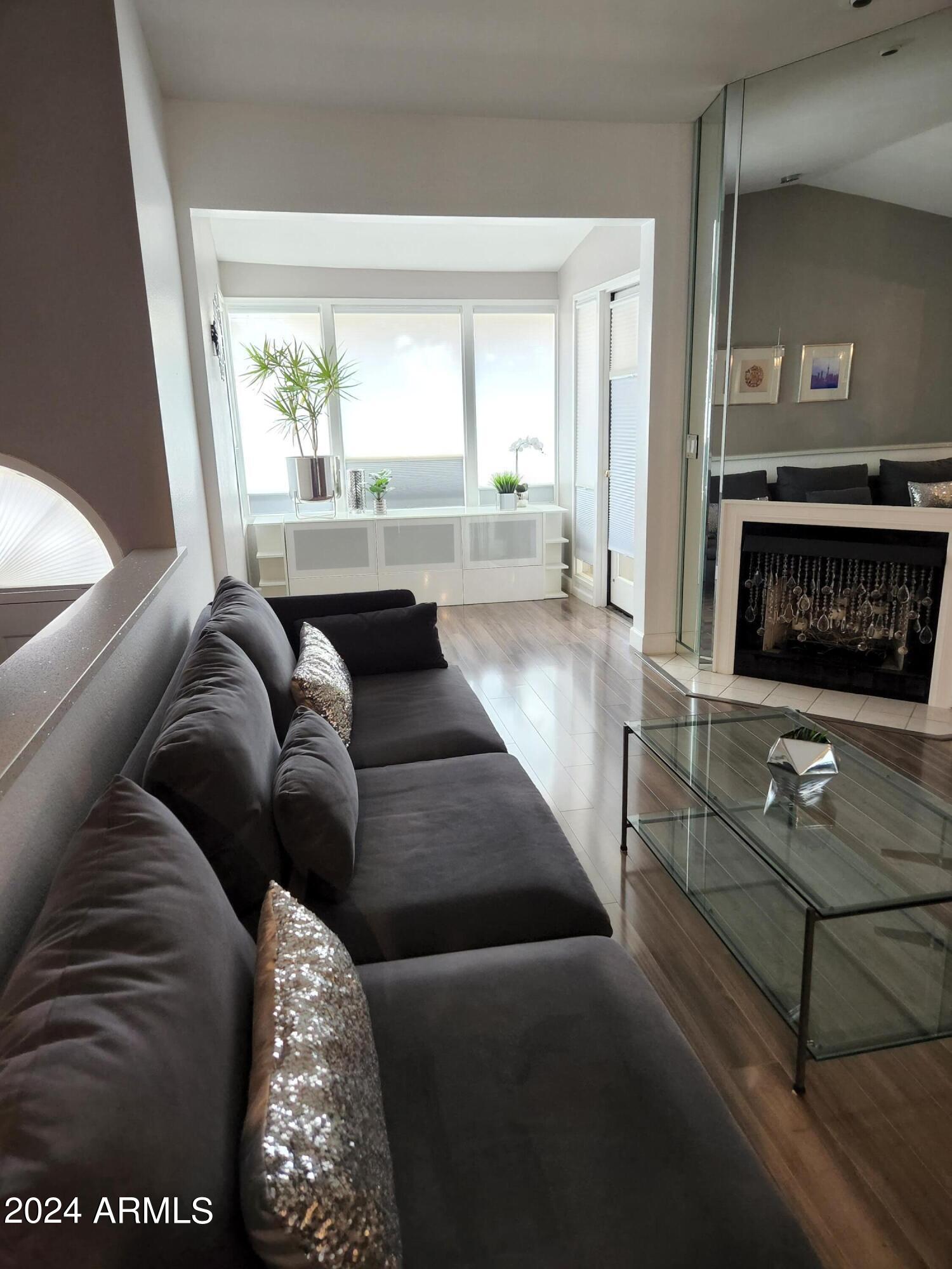 1820 E MORTEN Avenue # 225