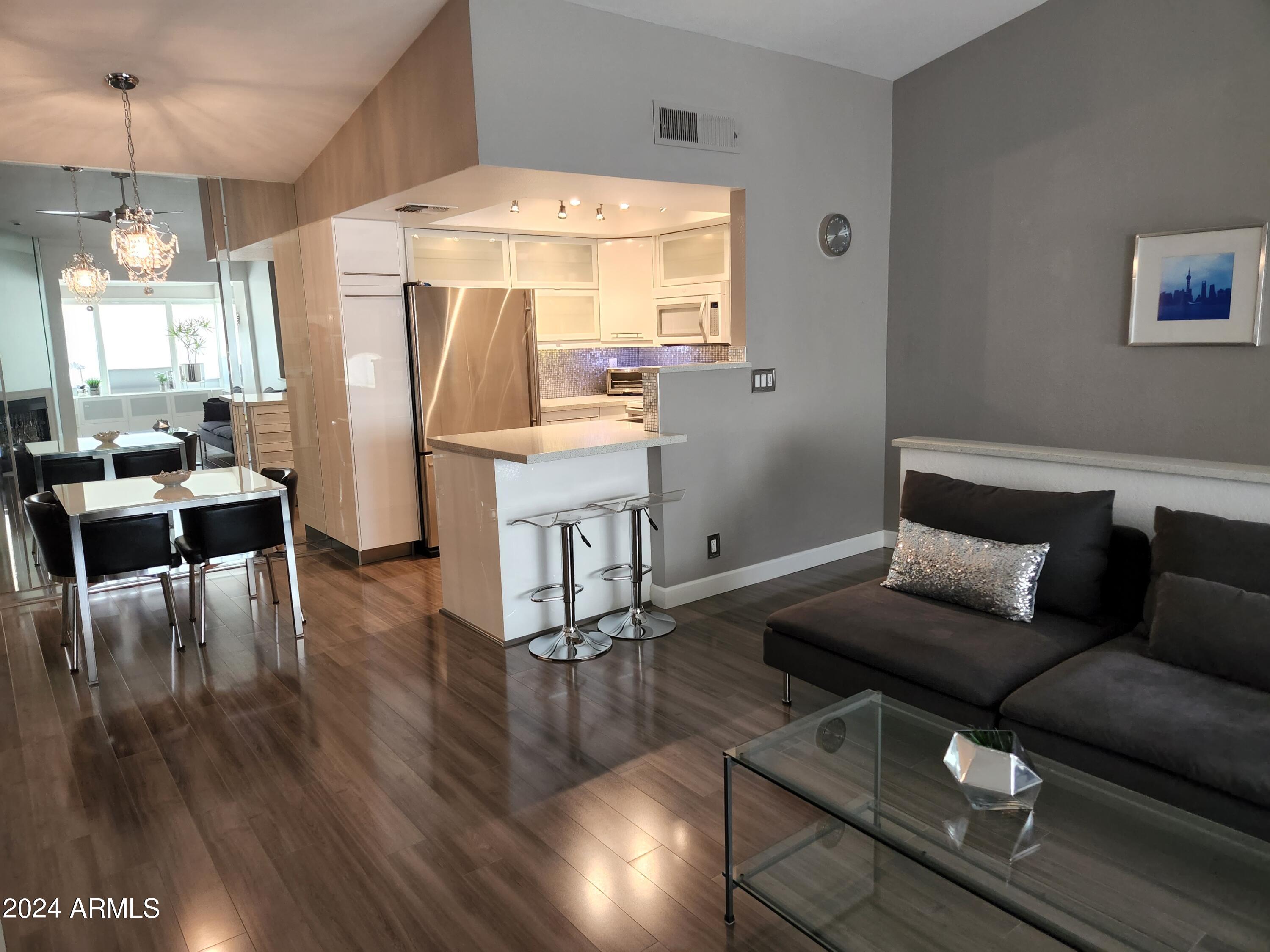 1820 E MORTEN Avenue # 225