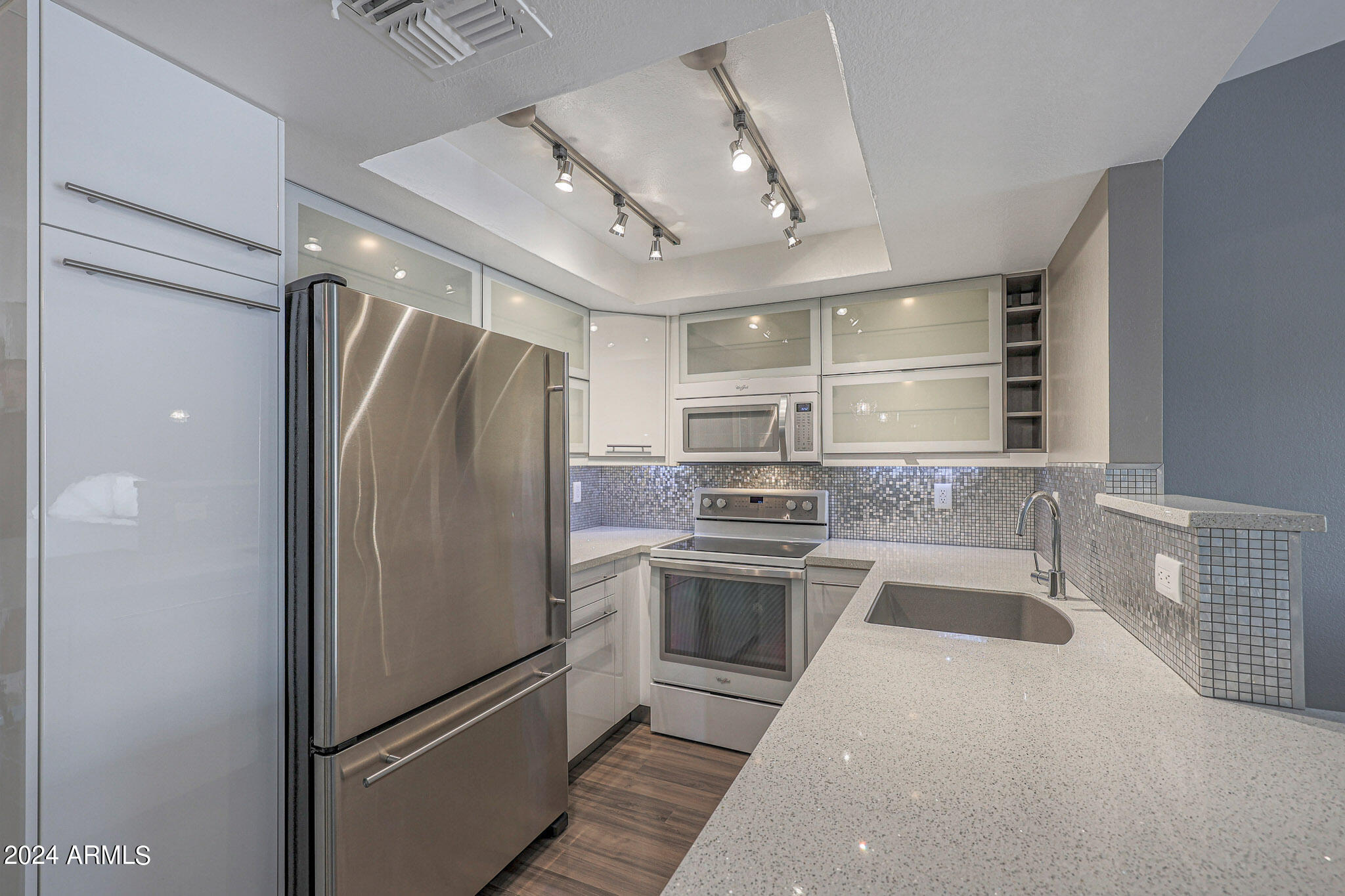 1820 E MORTEN Avenue # 225