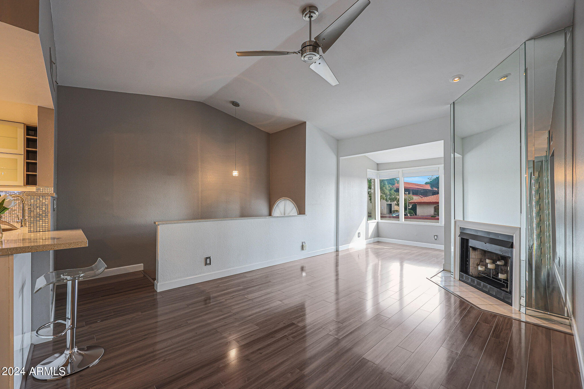 1820 E MORTEN Avenue # 225