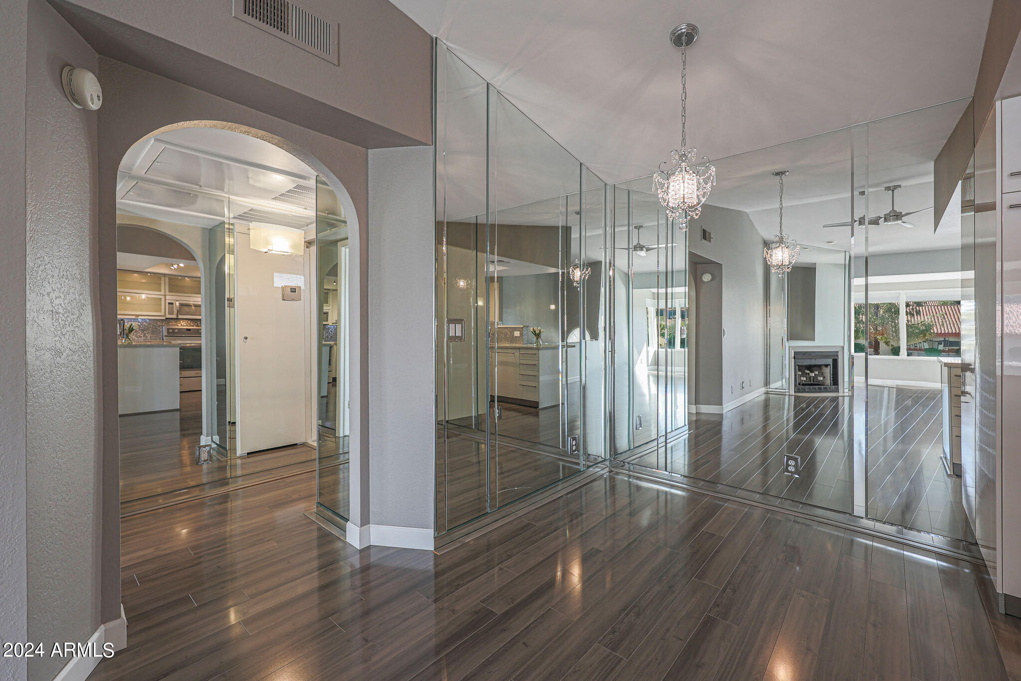 1820 E MORTEN Avenue # 225