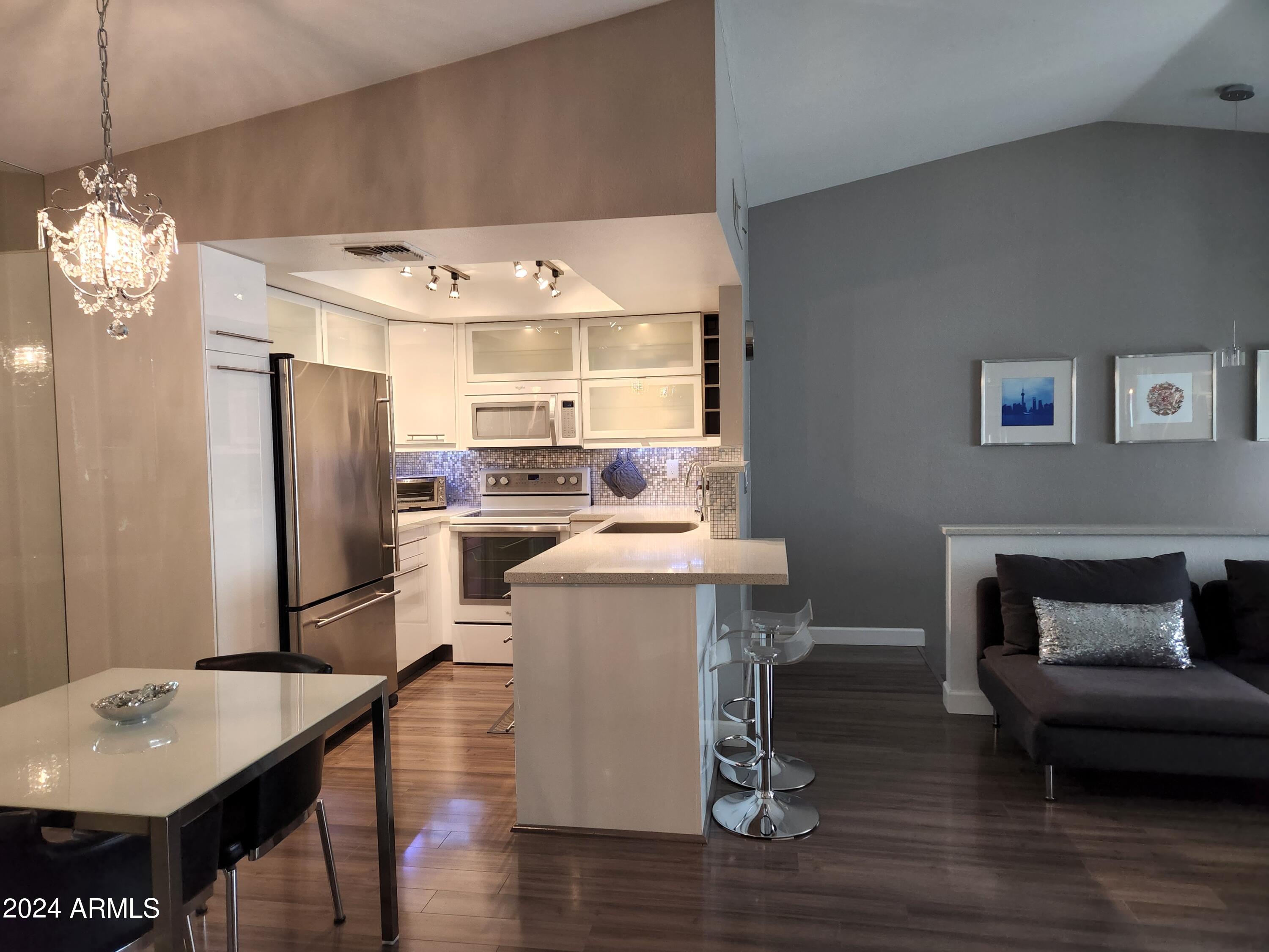 1820 E MORTEN Avenue # 225