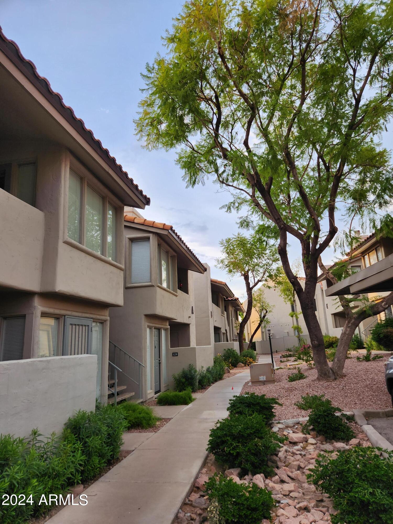 1820 E MORTEN Avenue # 225