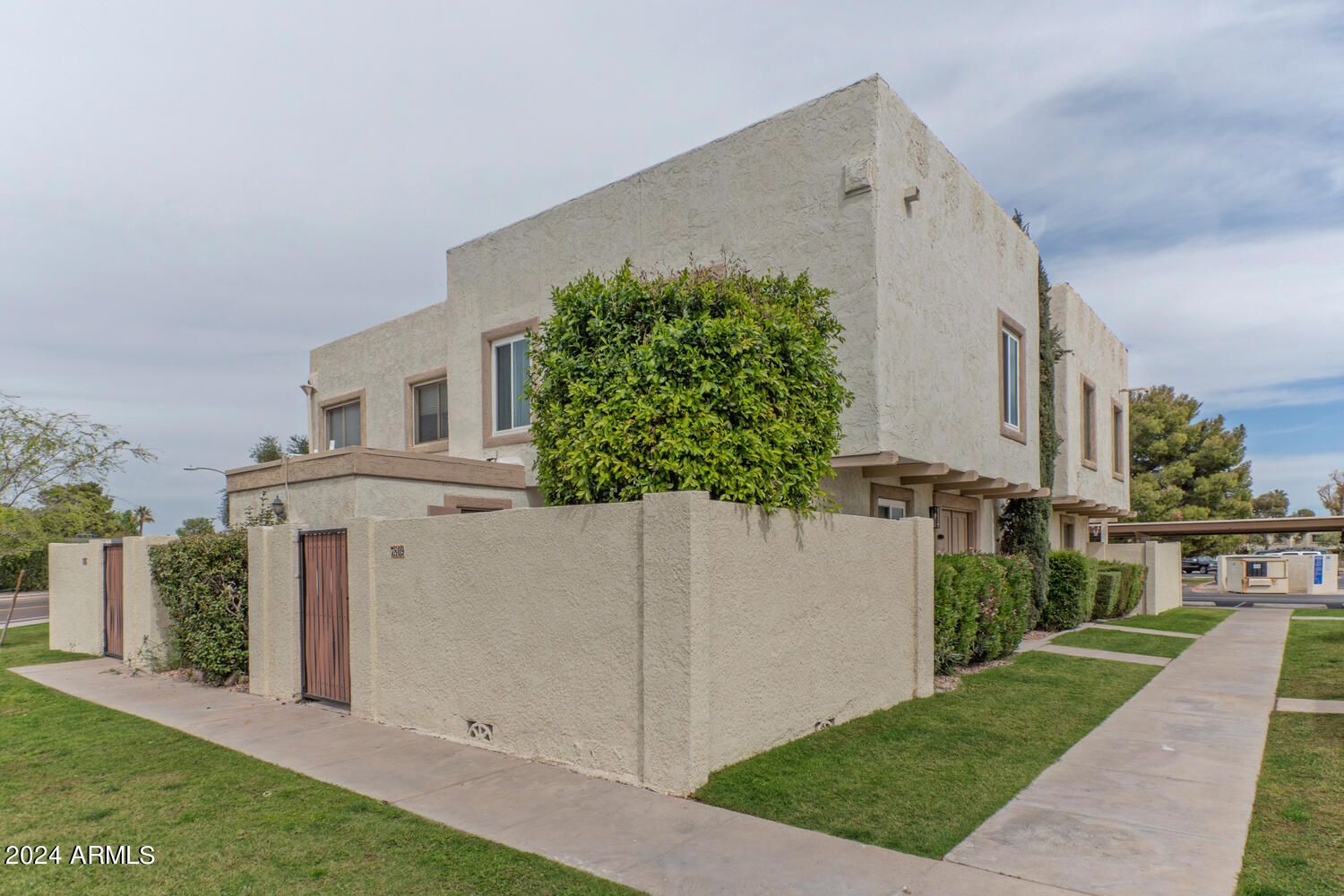 7809 E VALLEY VISTA Drive