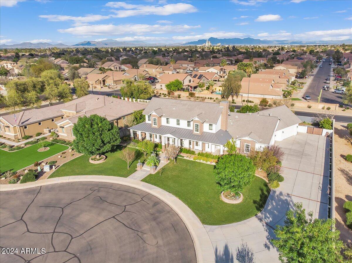 1253 S PORTER Court