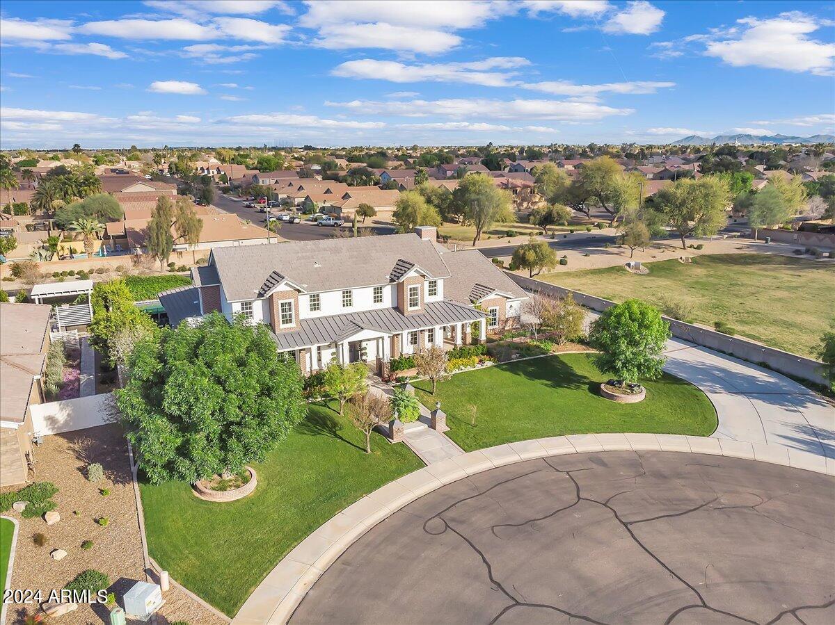 1253 S PORTER Court