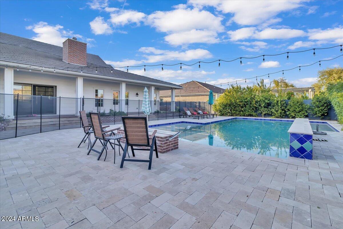1253 S PORTER Court