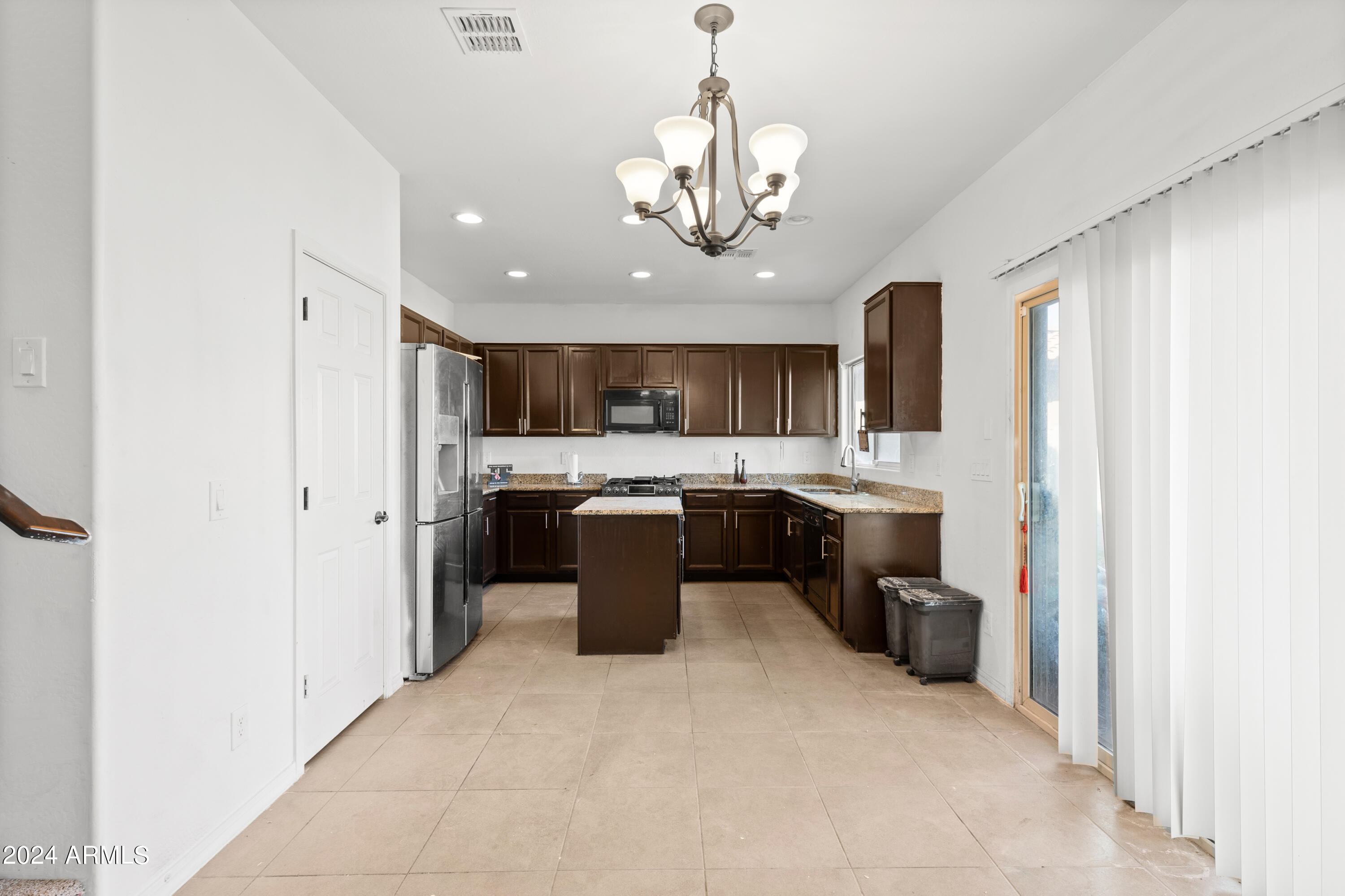 522 W HONEY LOCUST Avenue