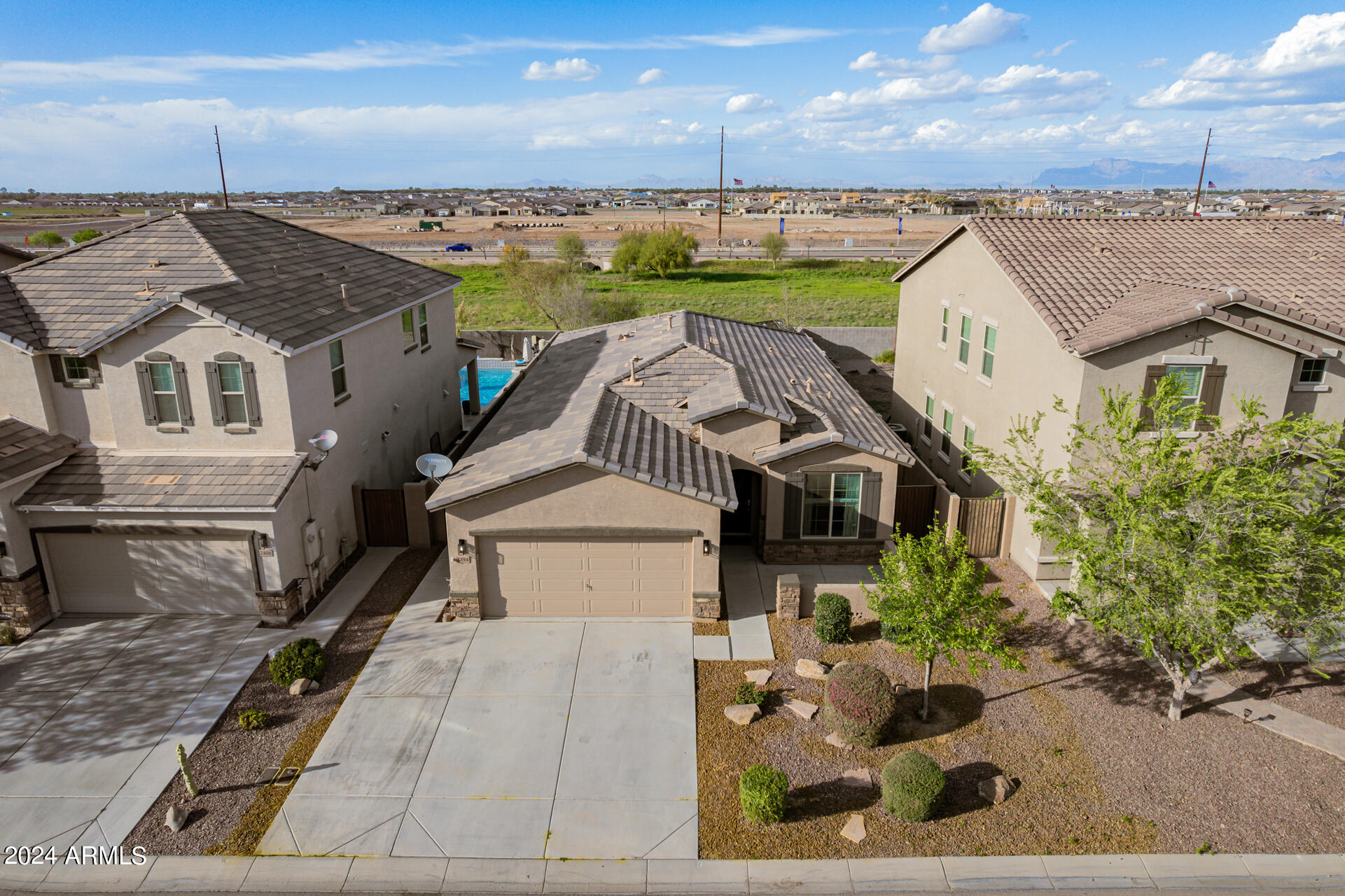 2394 W CHINOOK Court