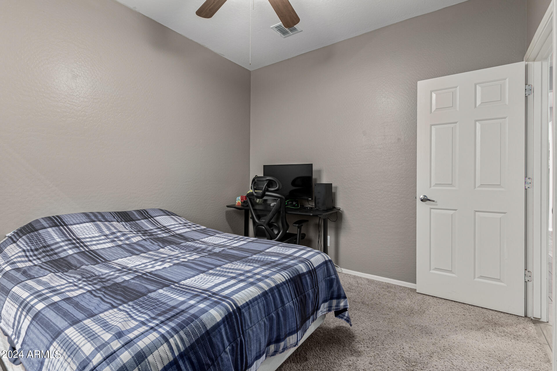2394 W CHINOOK Court