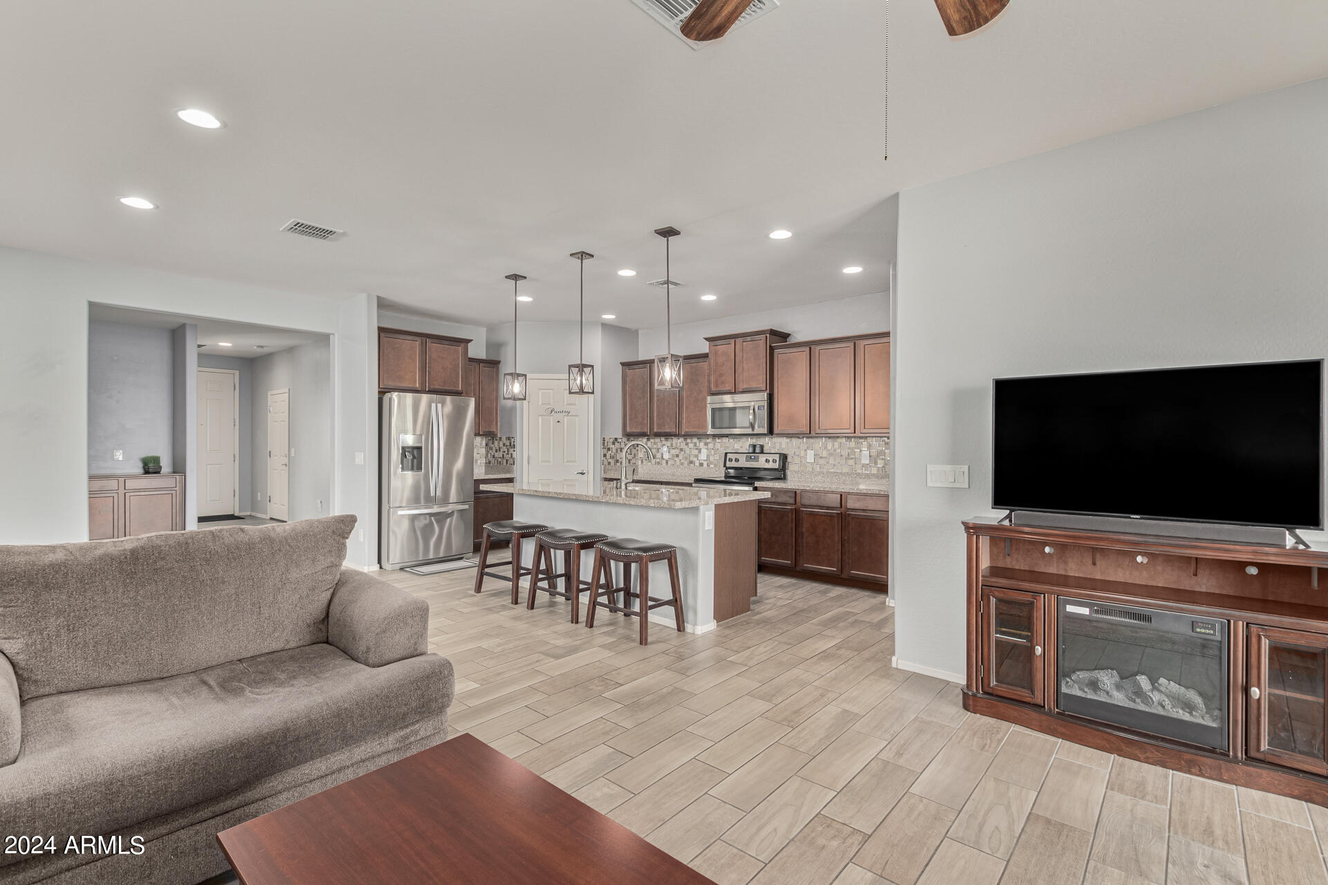 2394 W CHINOOK Court