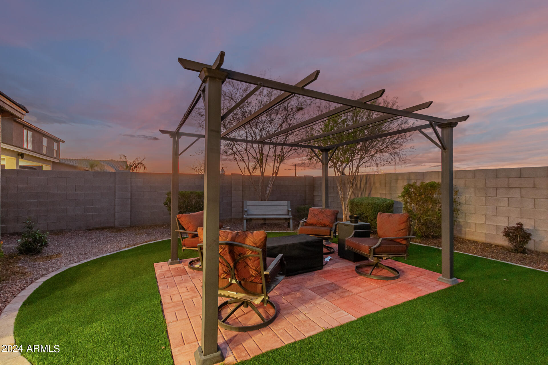 2394 W CHINOOK Court