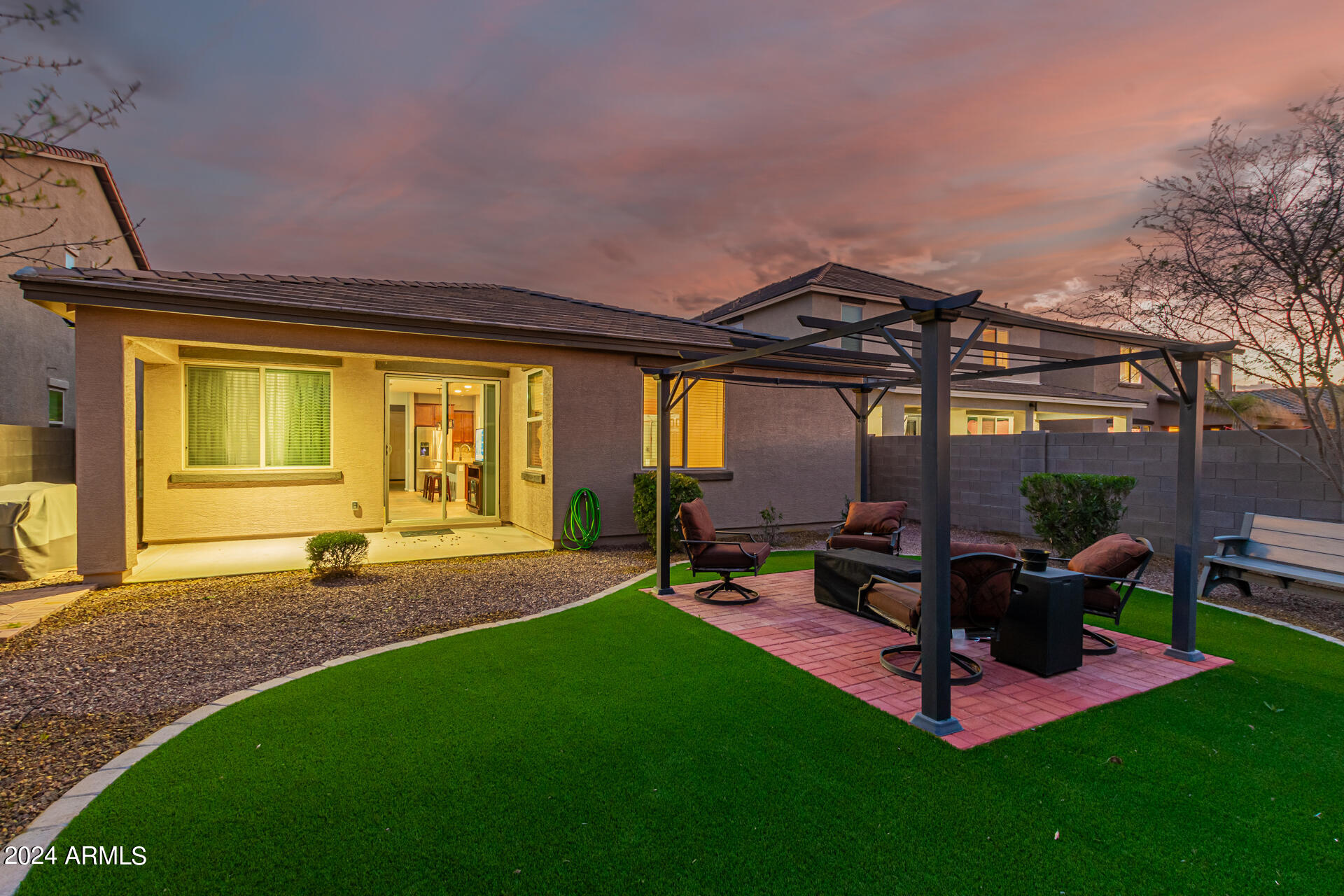 2394 W CHINOOK Court