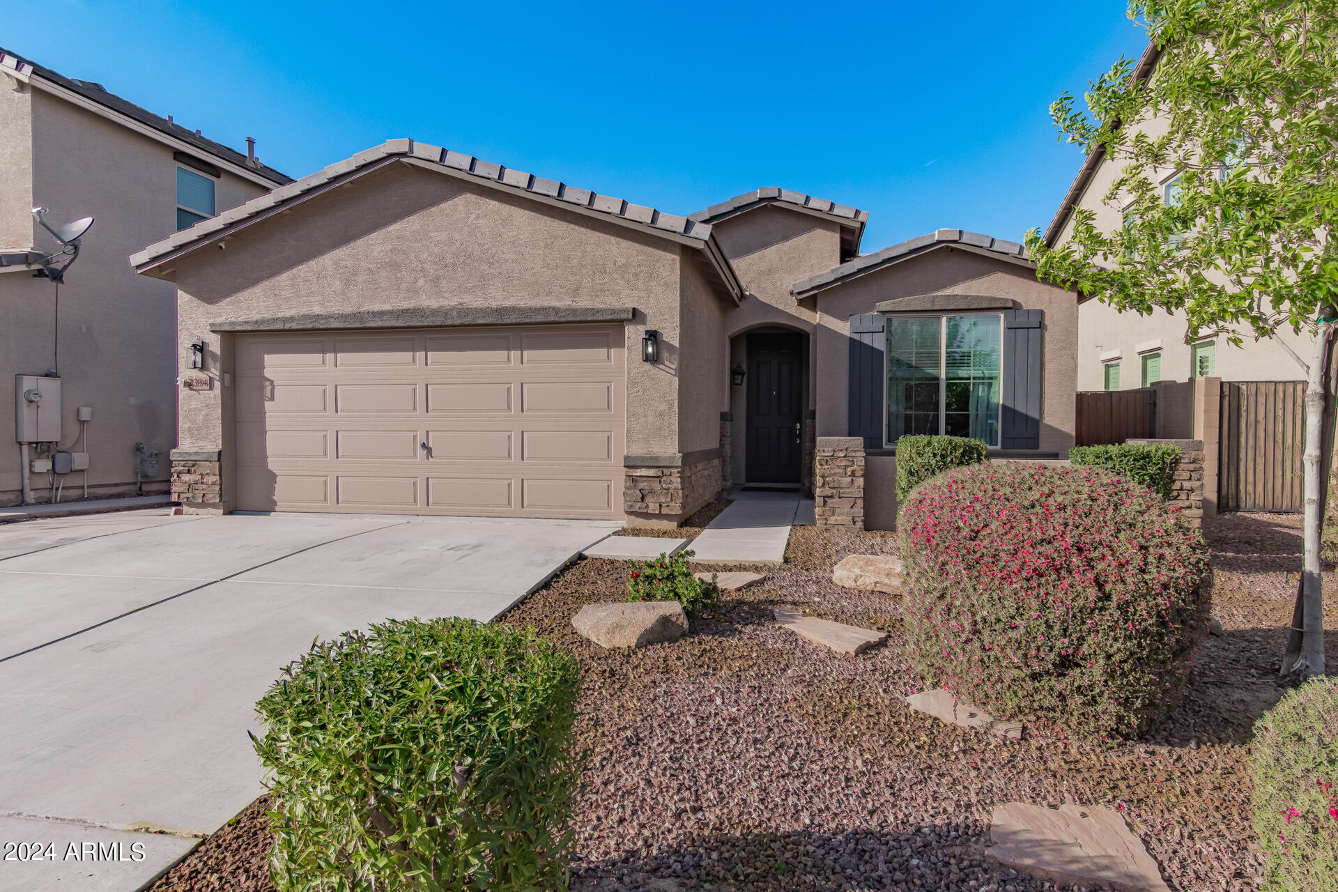 2394 W CHINOOK Court
