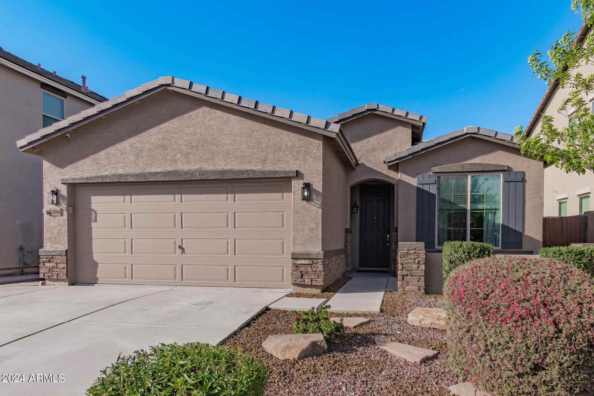 2394 W CHINOOK Court